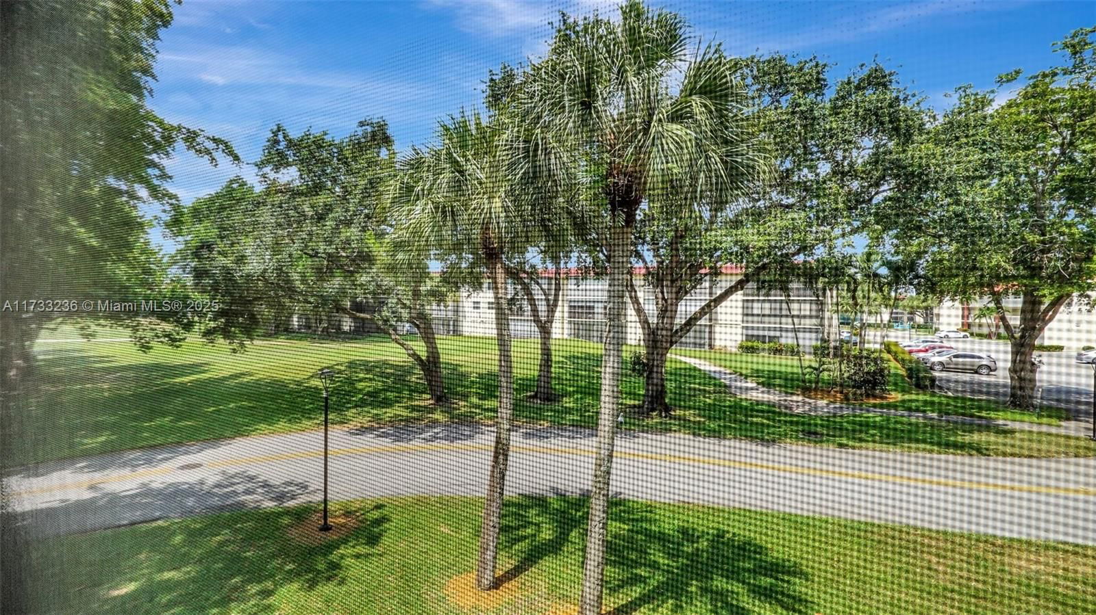 Real estate property located at 111 Hollybrook Dr #208, Broward, Hollybrook Golf And, Pembroke Pines, FL