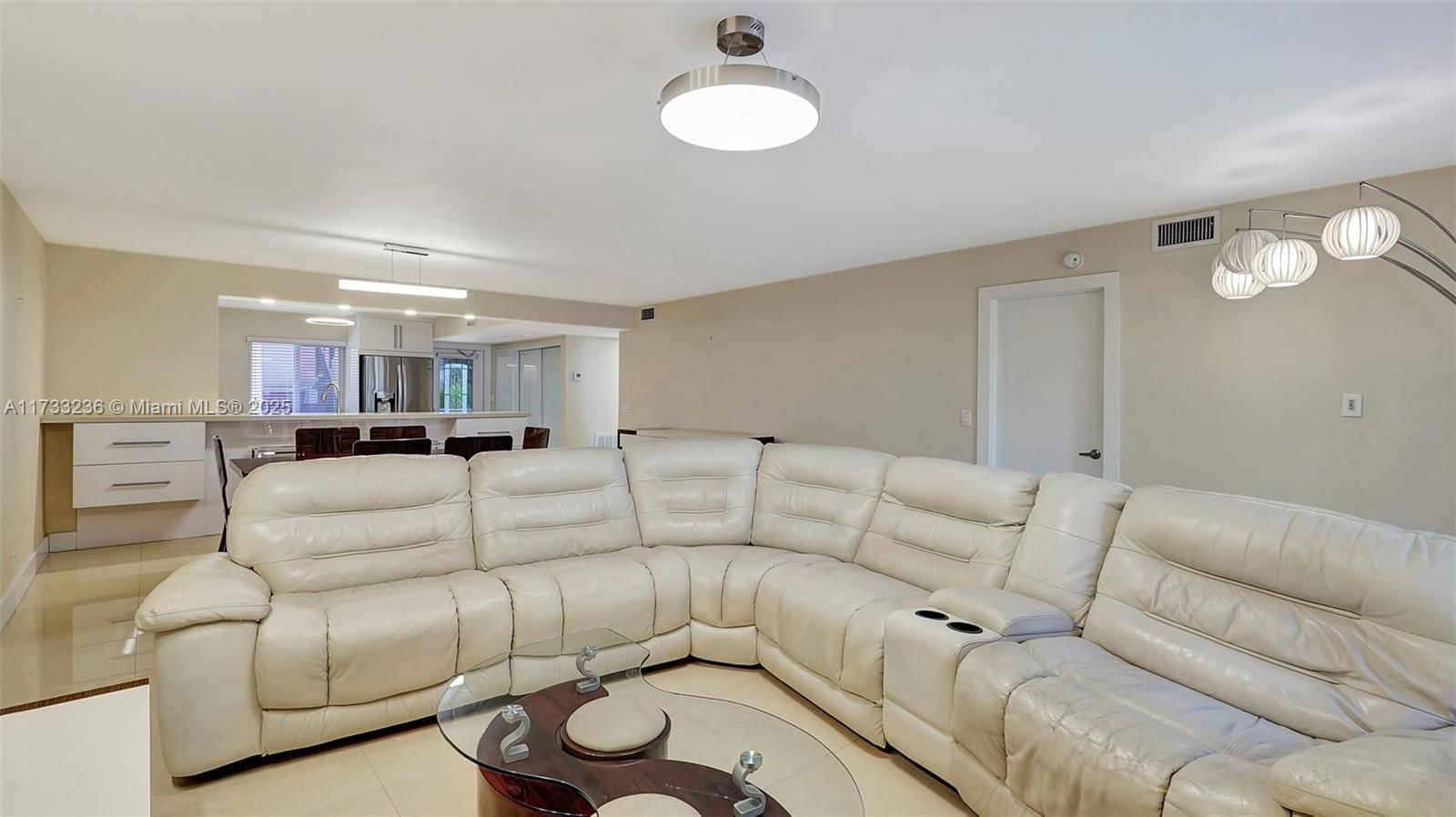 Real estate property located at 111 Hollybrook Dr #208, Broward, Hollybrook Golf And, Pembroke Pines, FL