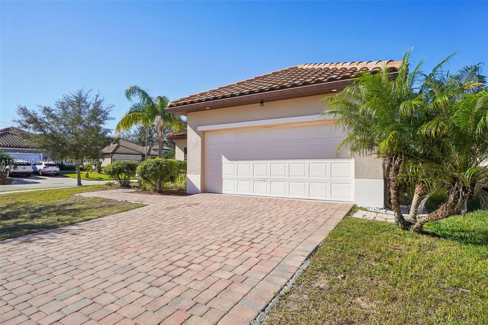 Real estate property located at 310 VILLA SORRENTO CIR, Polk, Villa Sorrento Pb 133 Pgs, Other City - In The State Of Florida, FL