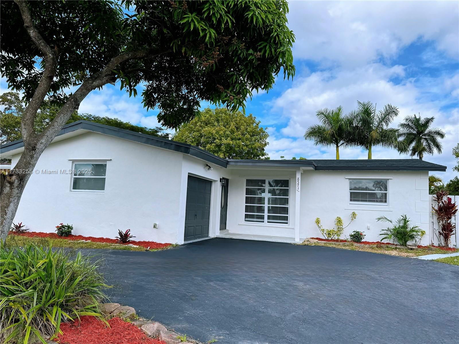 Real estate property located at 8571 26th Pl, Broward, SUNRISE GOLF VILLAGE SEC, Sunrise, FL