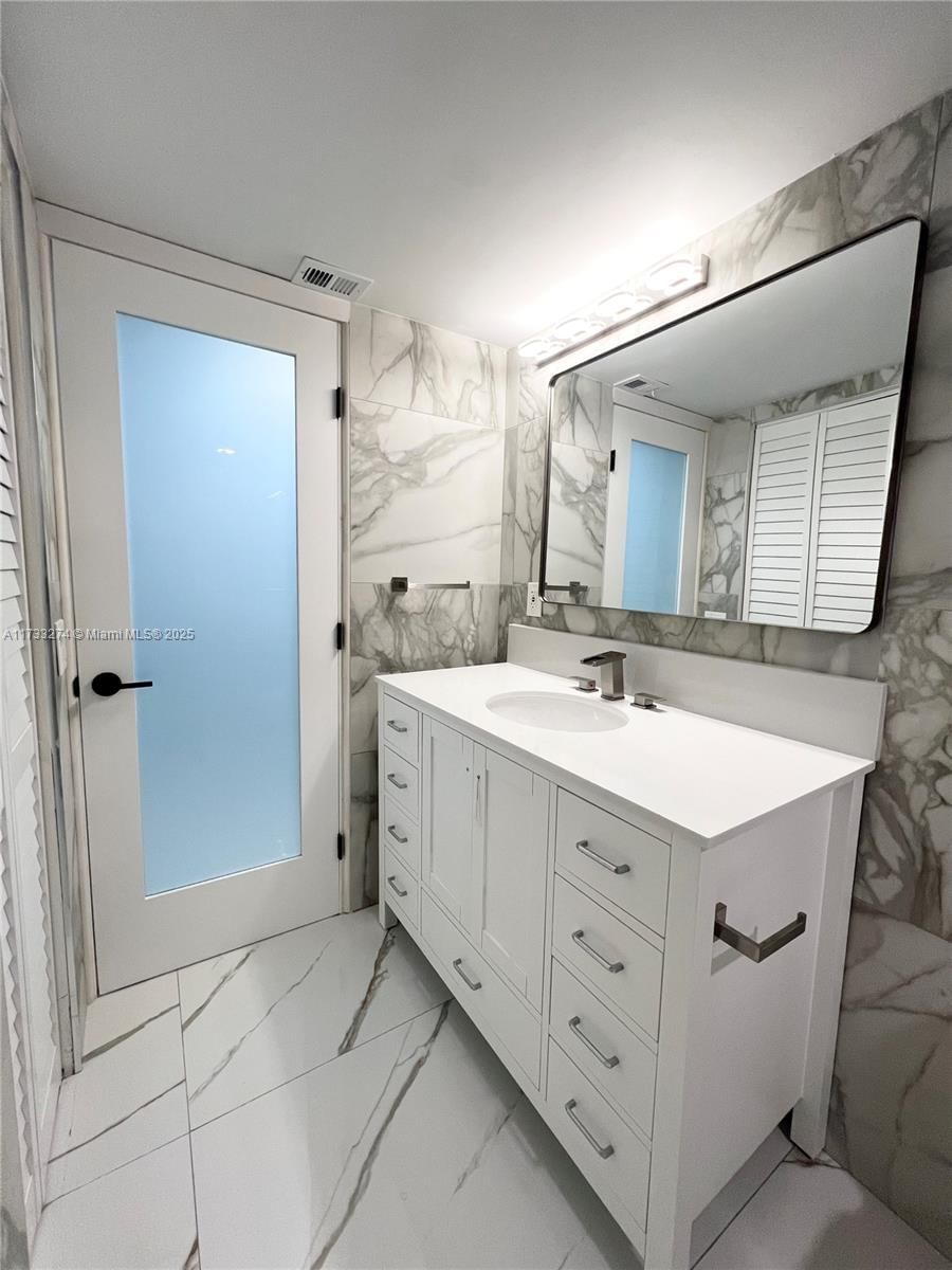 Real estate property located at 4702 Martinique Dr E1, Broward, Martinique Village Ii A C, Coconut Creek, FL