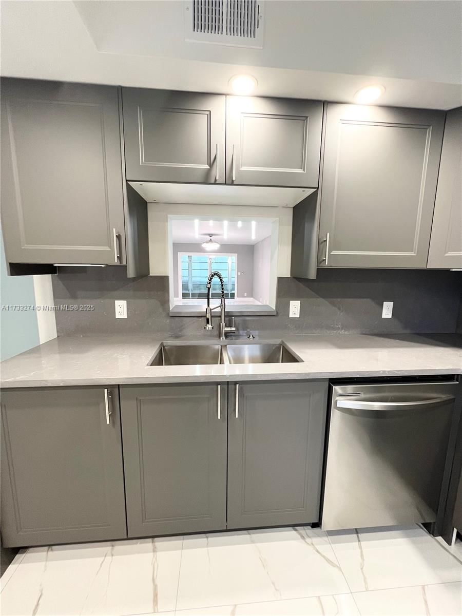 Real estate property located at 4702 Martinique Dr E1, Broward, Martinique Village Ii A C, Coconut Creek, FL