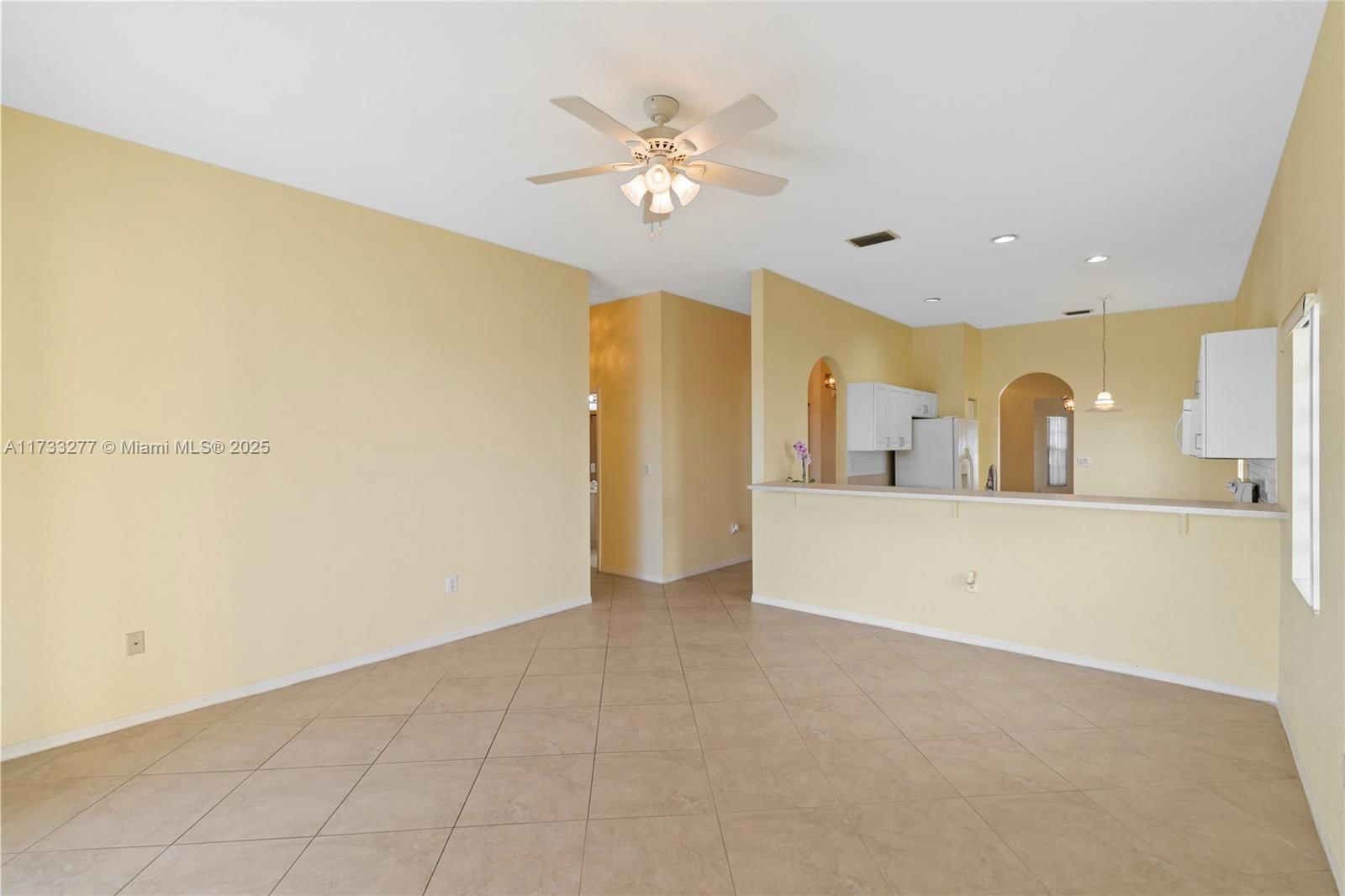 Real estate property located at 1237 167th Ave, Broward, Lakes Of Western Pines Re, Pembroke Pines, FL