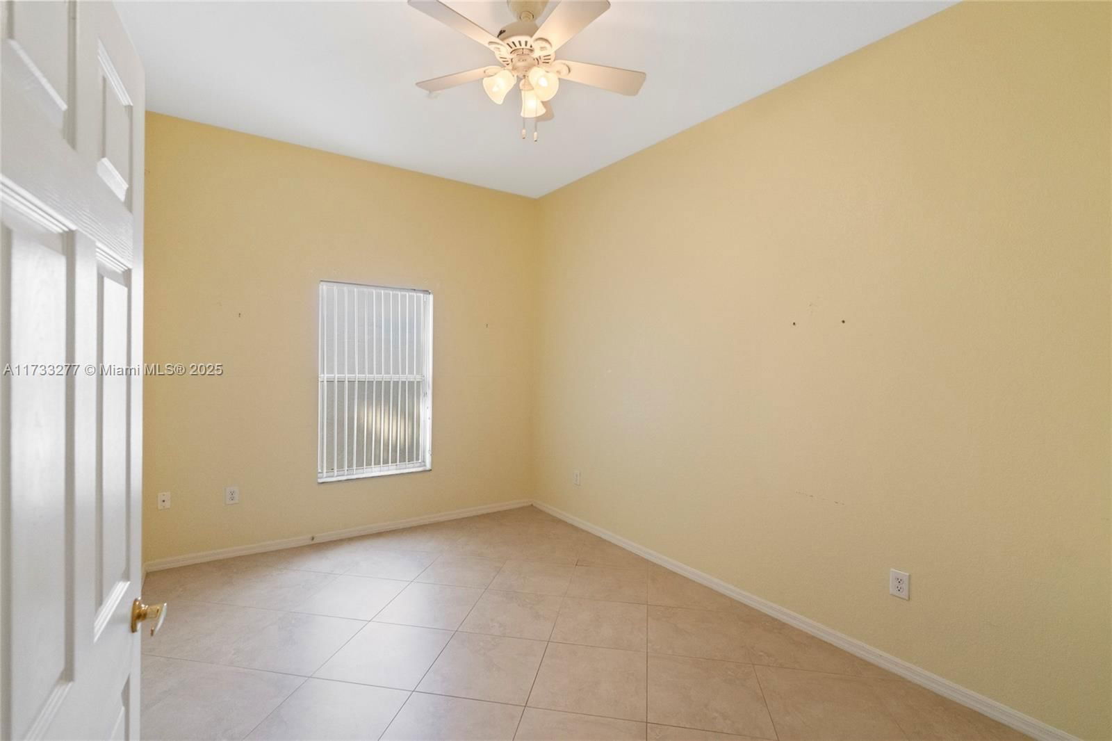 Real estate property located at 1237 167th Ave, Broward, Lakes Of Western Pines Re, Pembroke Pines, FL