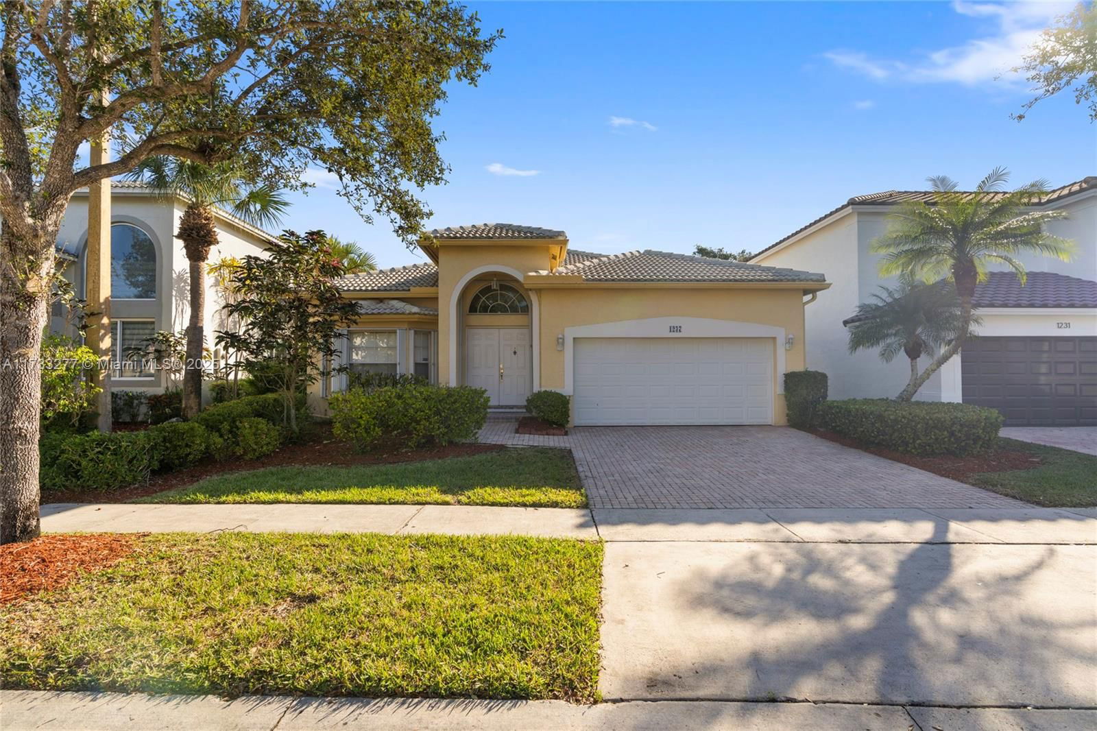 Real estate property located at 1237 167th Ave, Broward, Lakes Of Western Pines Re, Pembroke Pines, FL