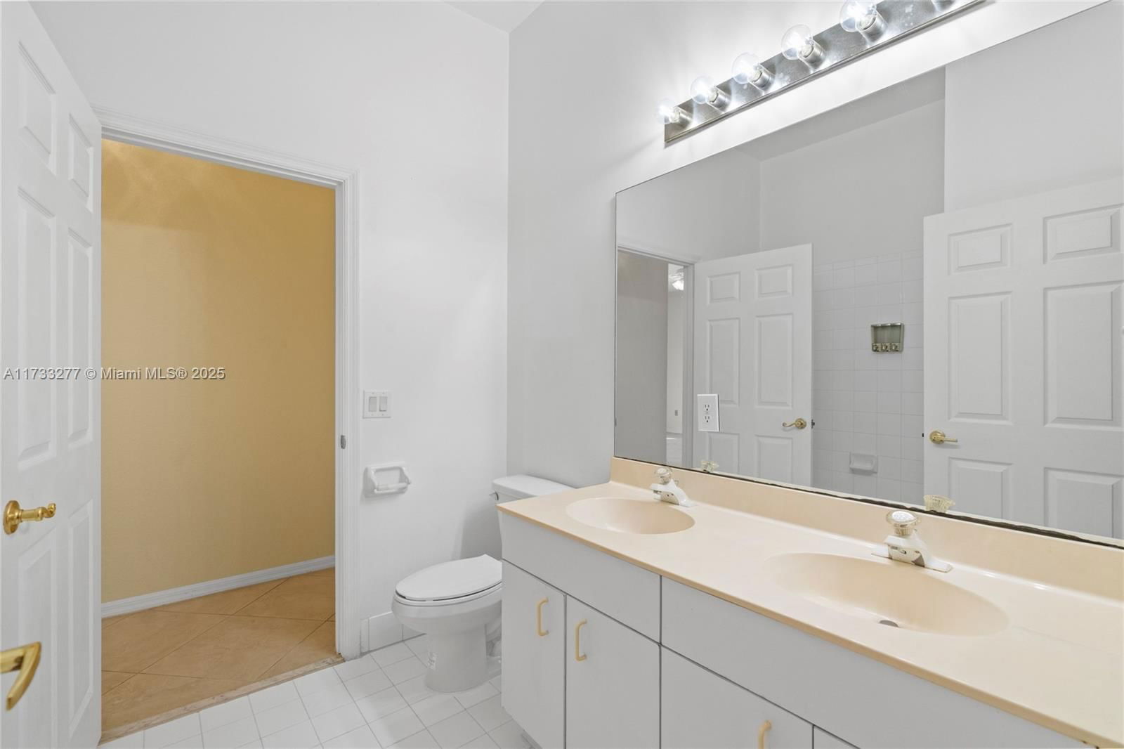 Real estate property located at 1237 167th Ave, Broward, Lakes Of Western Pines Re, Pembroke Pines, FL