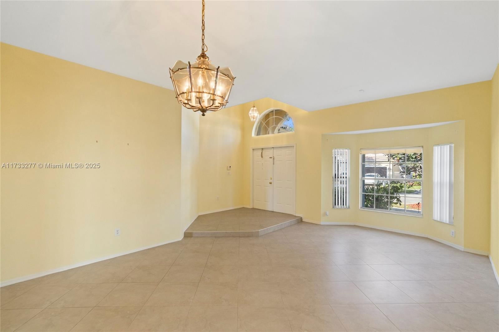 Real estate property located at 1237 167th Ave, Broward, Lakes Of Western Pines Re, Pembroke Pines, FL