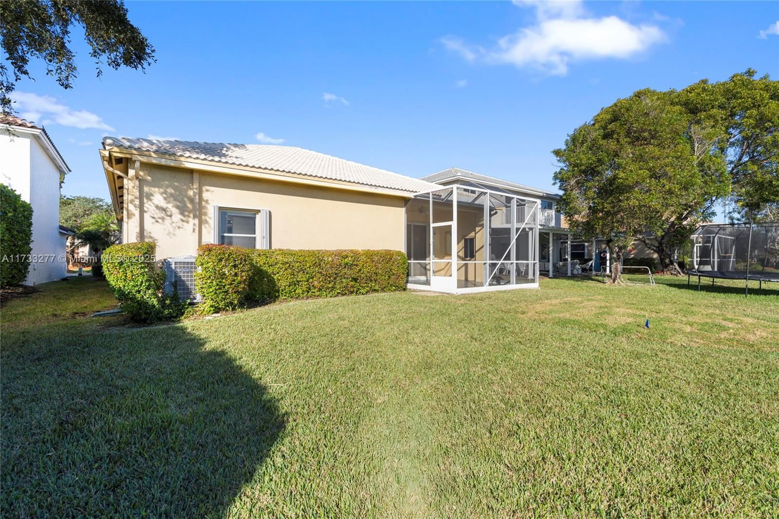 Real estate property located at 1237 167th Ave, Broward, Lakes Of Western Pines Re, Pembroke Pines, FL