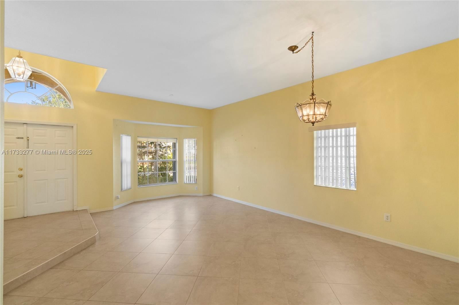 Real estate property located at 1237 167th Ave, Broward, Lakes Of Western Pines Re, Pembroke Pines, FL