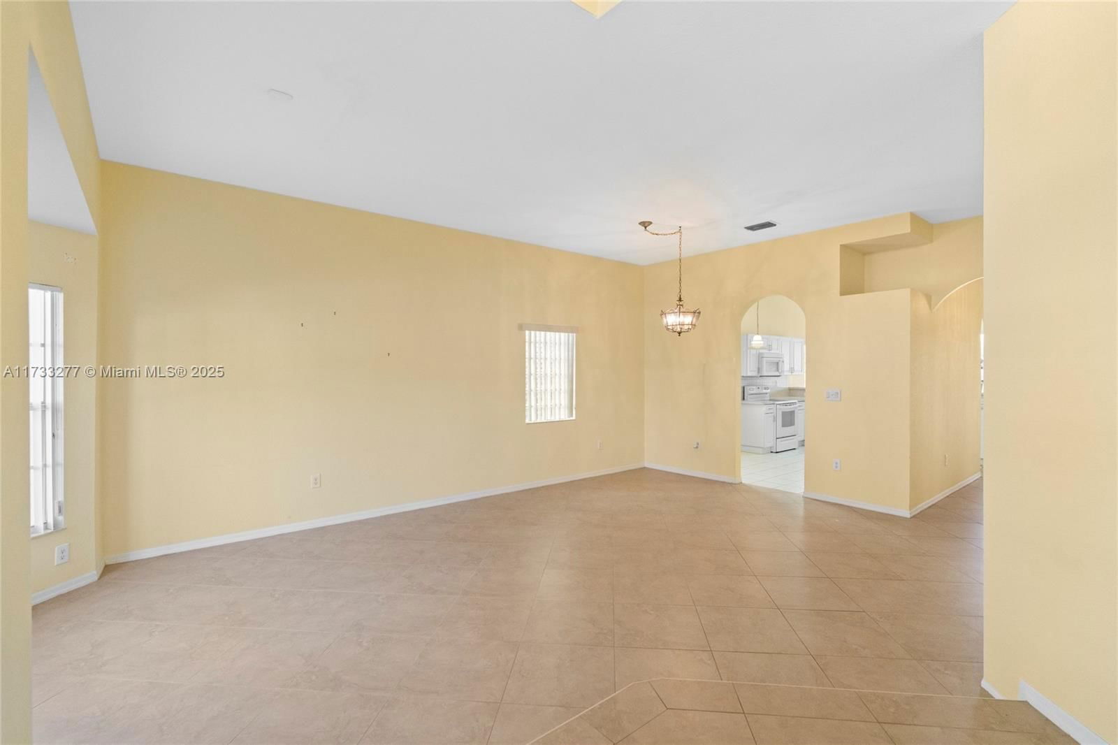 Real estate property located at 1237 167th Ave, Broward, Lakes Of Western Pines Re, Pembroke Pines, FL