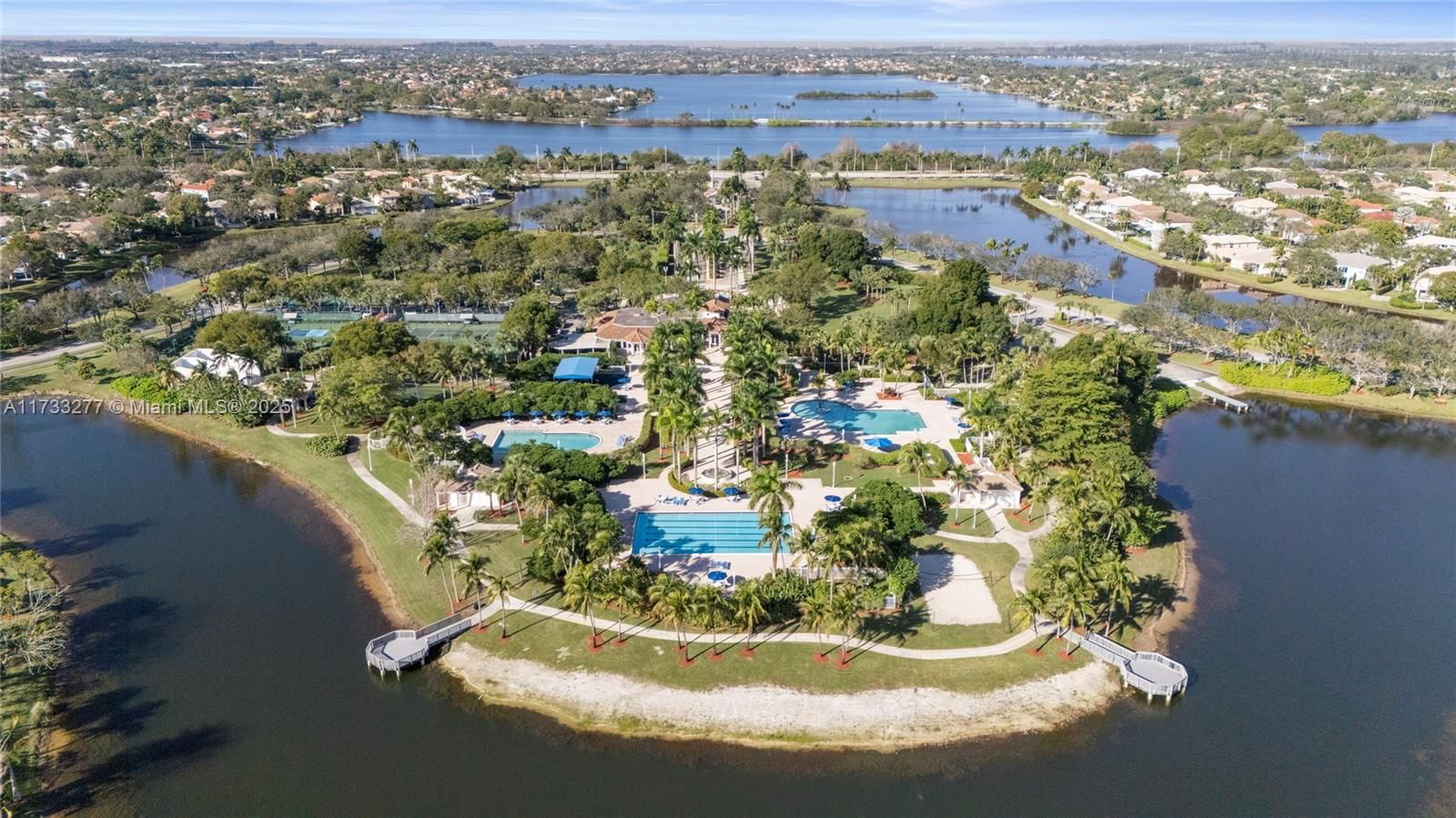 Real estate property located at 1237 167th Ave, Broward, Lakes Of Western Pines Re, Pembroke Pines, FL