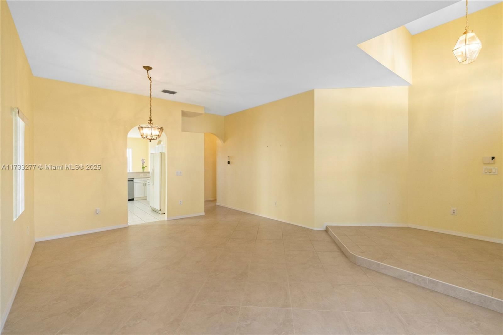 Real estate property located at 1237 167th Ave, Broward, Lakes Of Western Pines Re, Pembroke Pines, FL