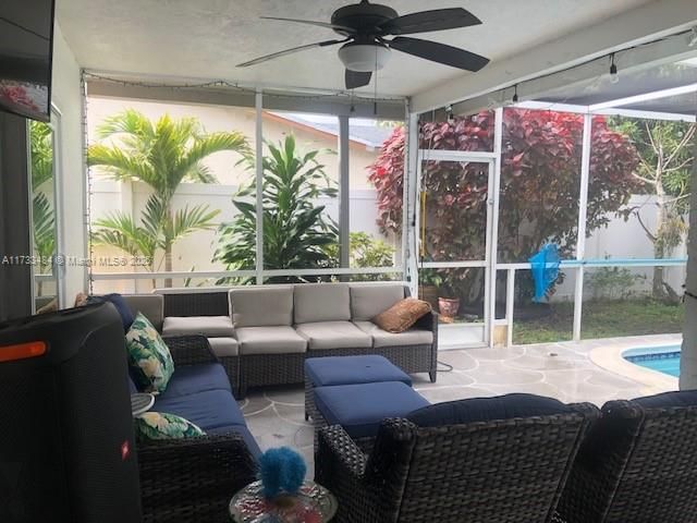 Real estate property located at 8537 Long Acre Dr, Broward, Knolls 1st Section, Miramar, FL