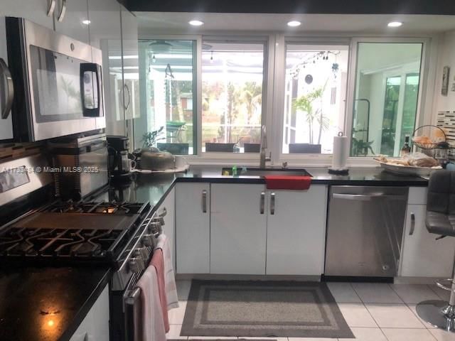 Real estate property located at 8537 Long Acre Dr, Broward, Knolls 1st Section, Miramar, FL