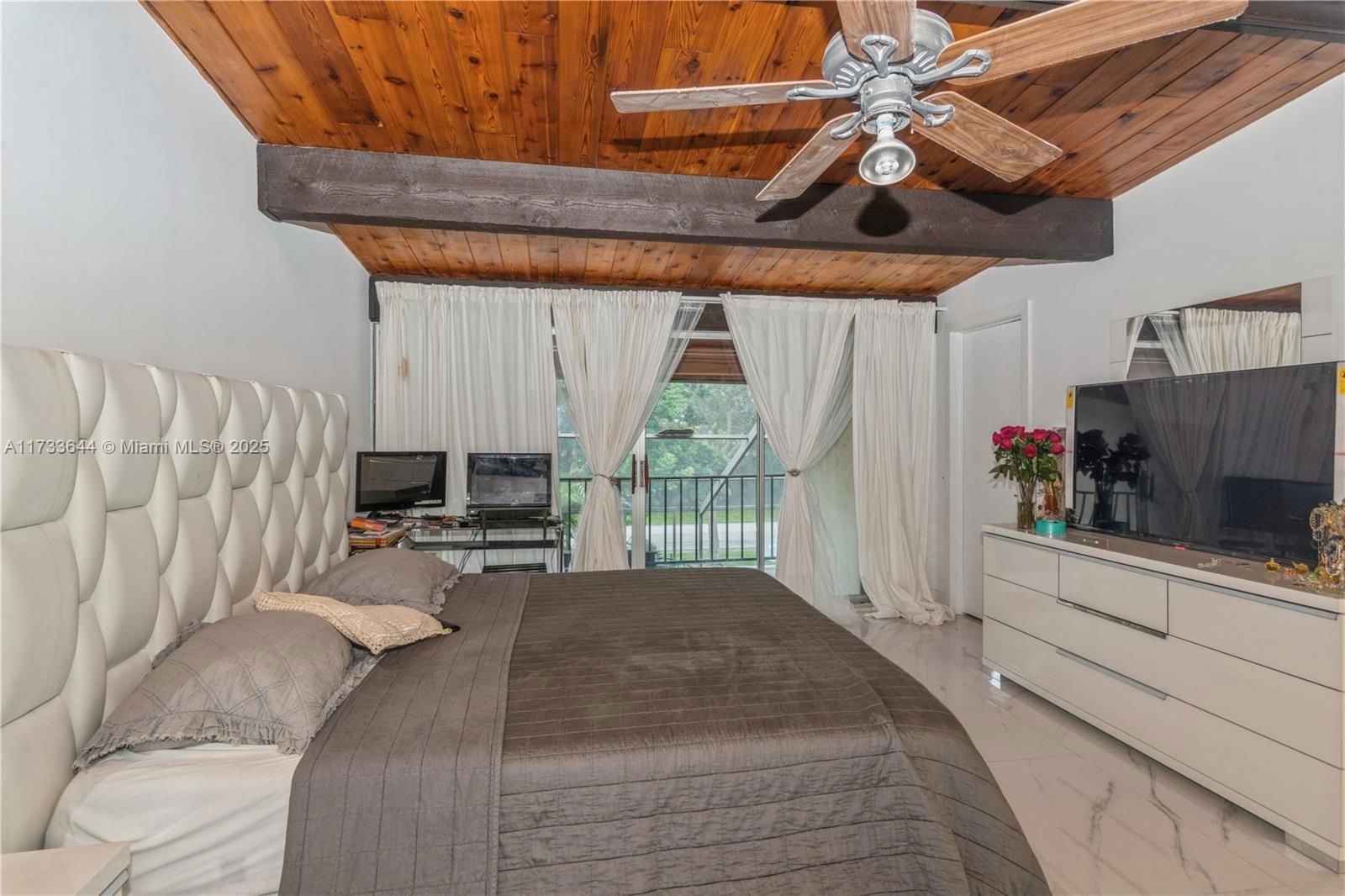 Real estate property located at 7681 103rd Pl, Miami-dade, Sunset Park Lake Villas S, Miami, FL