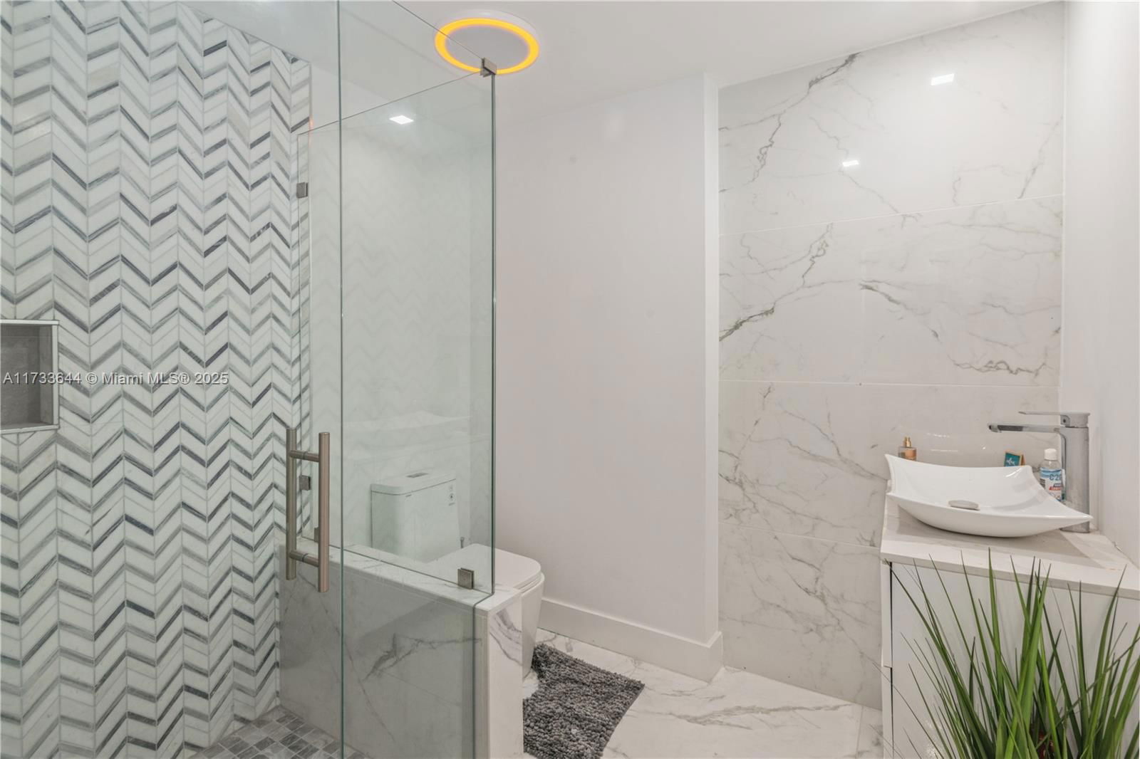 Real estate property located at 7681 103rd Pl, Miami-dade, Sunset Park Lake Villas S, Miami, FL