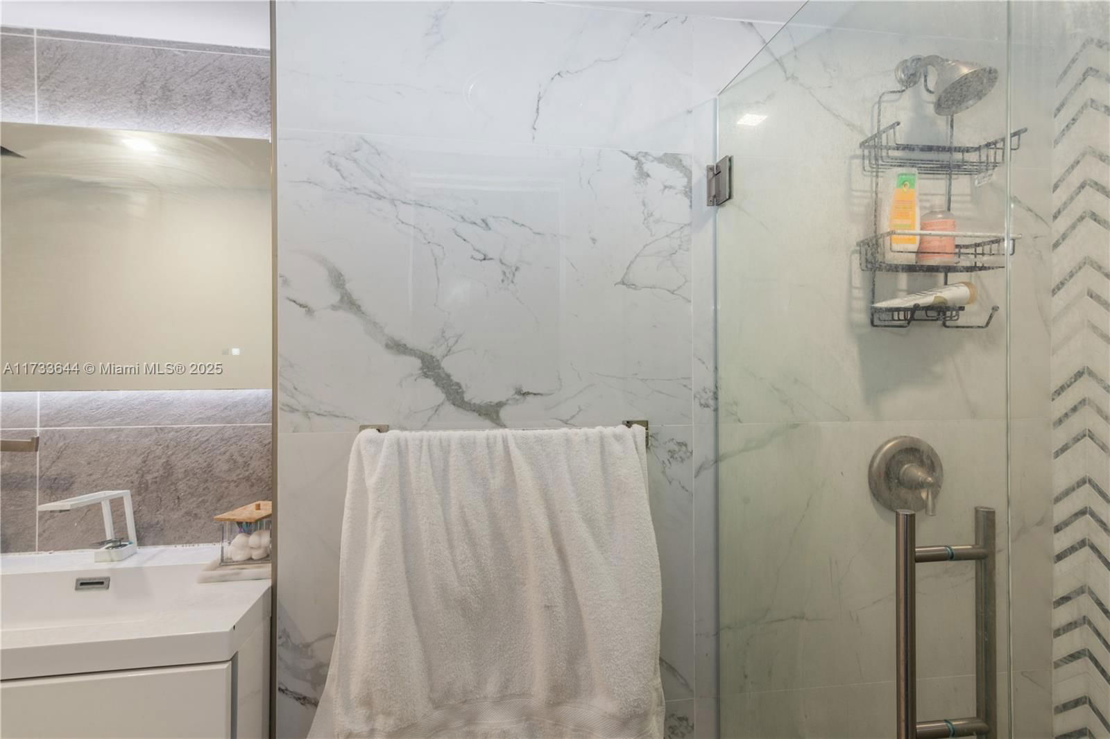 Real estate property located at 7681 103rd Pl, Miami-dade, Sunset Park Lake Villas S, Miami, FL