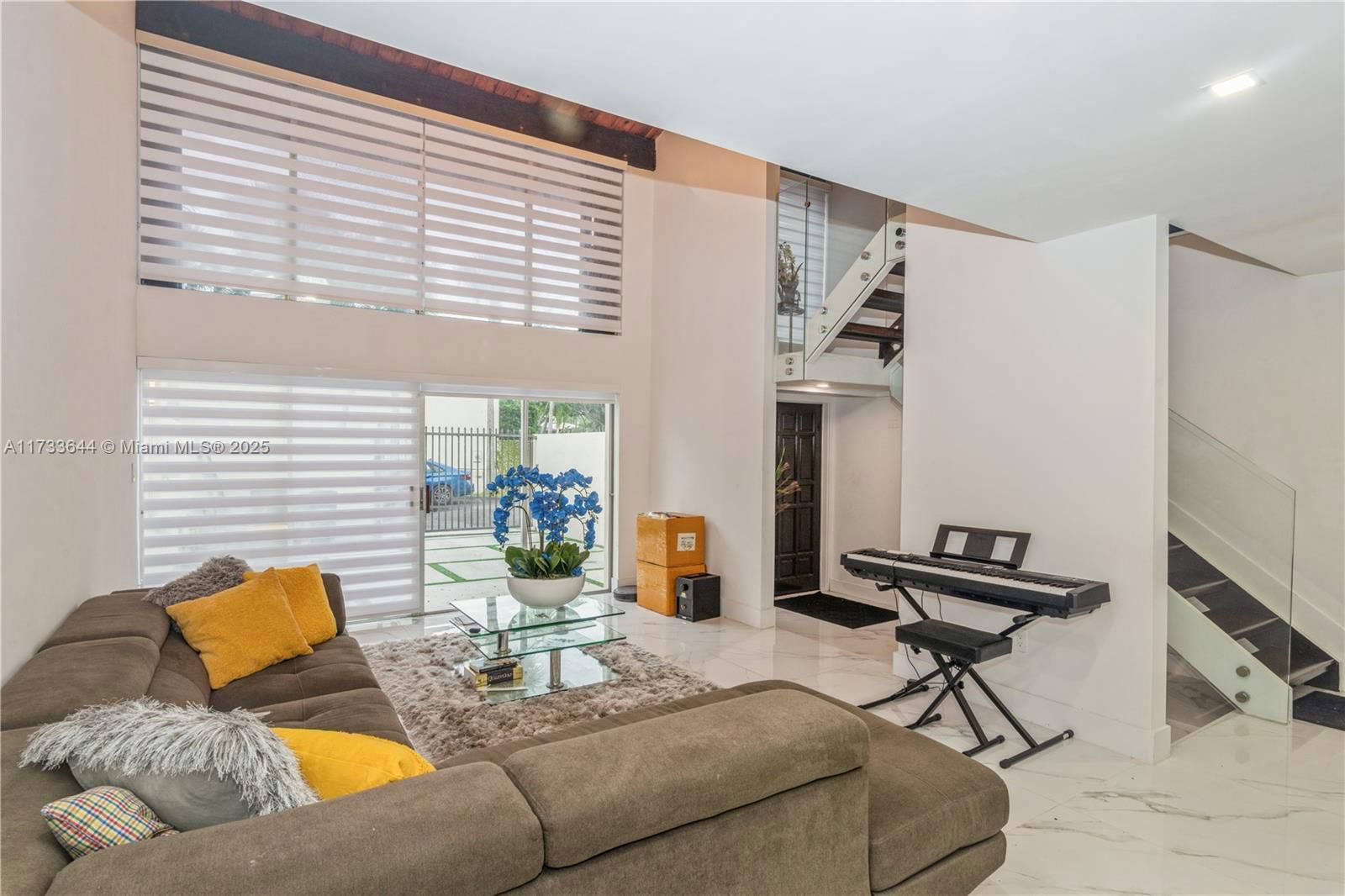Real estate property located at 7681 103rd Pl, Miami-dade, Sunset Park Lake Villas S, Miami, FL
