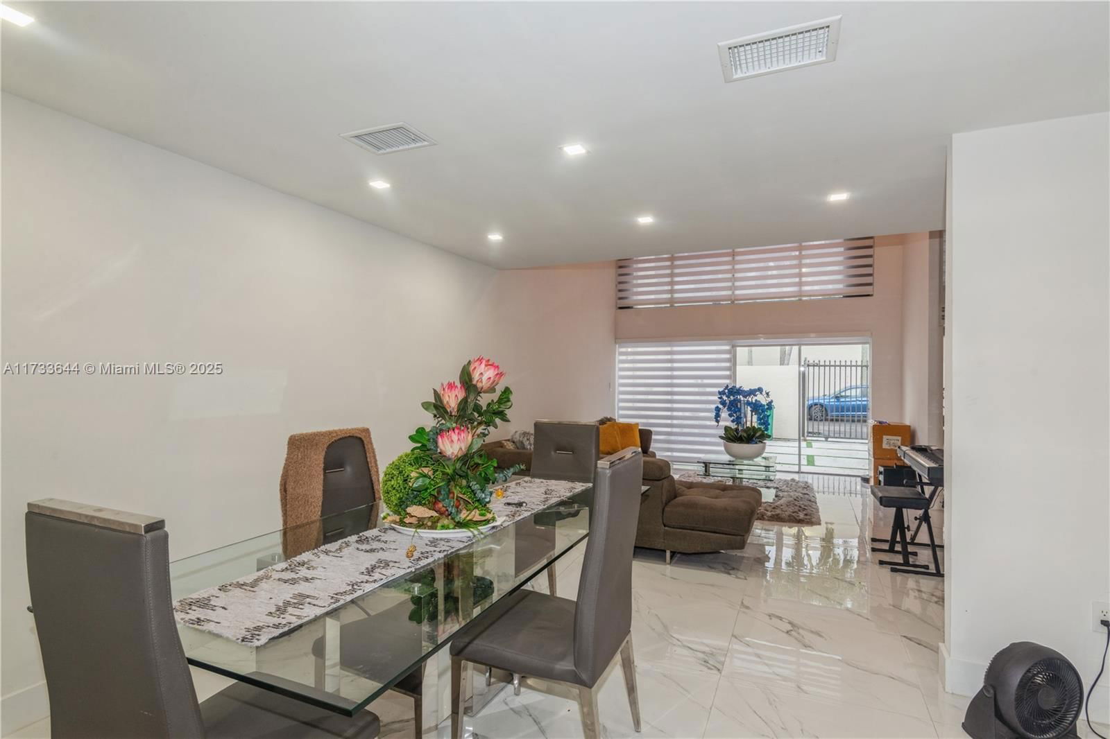 Real estate property located at 7681 103rd Pl, Miami-dade, Sunset Park Lake Villas S, Miami, FL
