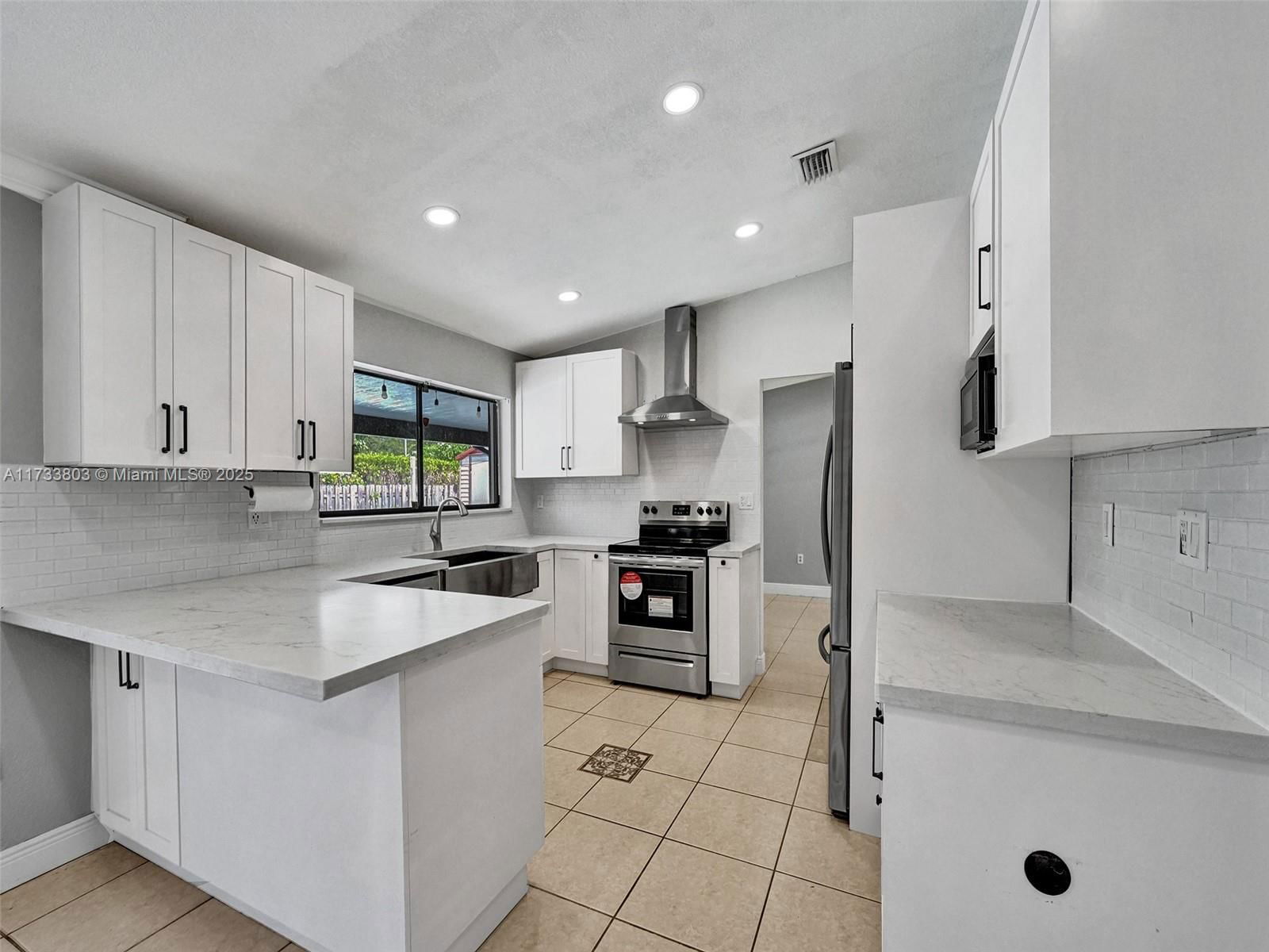 Real estate property located at 5705 114 Ave, Broward, Forest Lake, Cooper City, FL