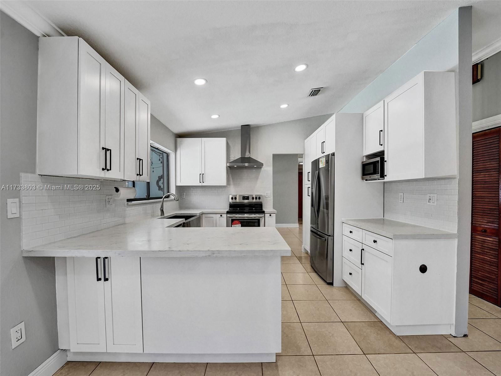 Real estate property located at 5705 114 Ave, Broward, Forest Lake, Cooper City, FL