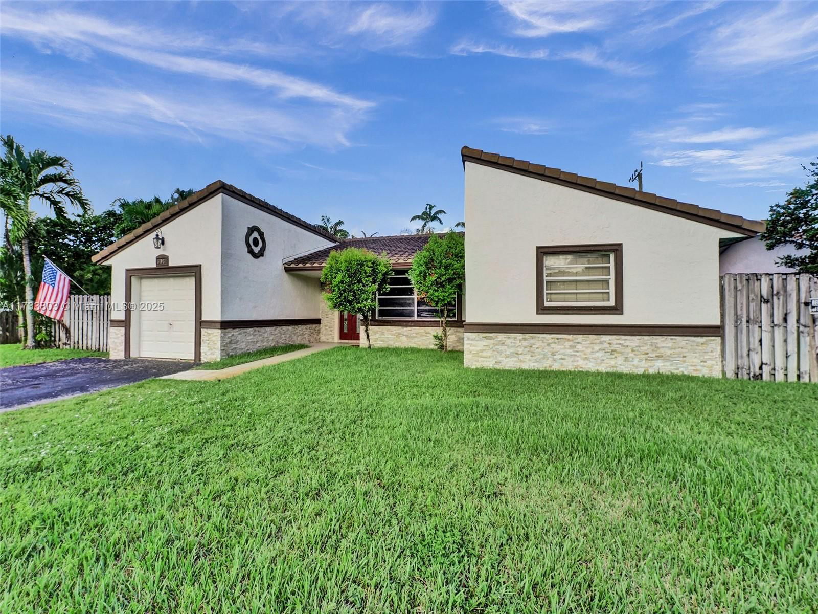 Real estate property located at 5705 114 Ave, Broward, Forest Lake, Cooper City, FL