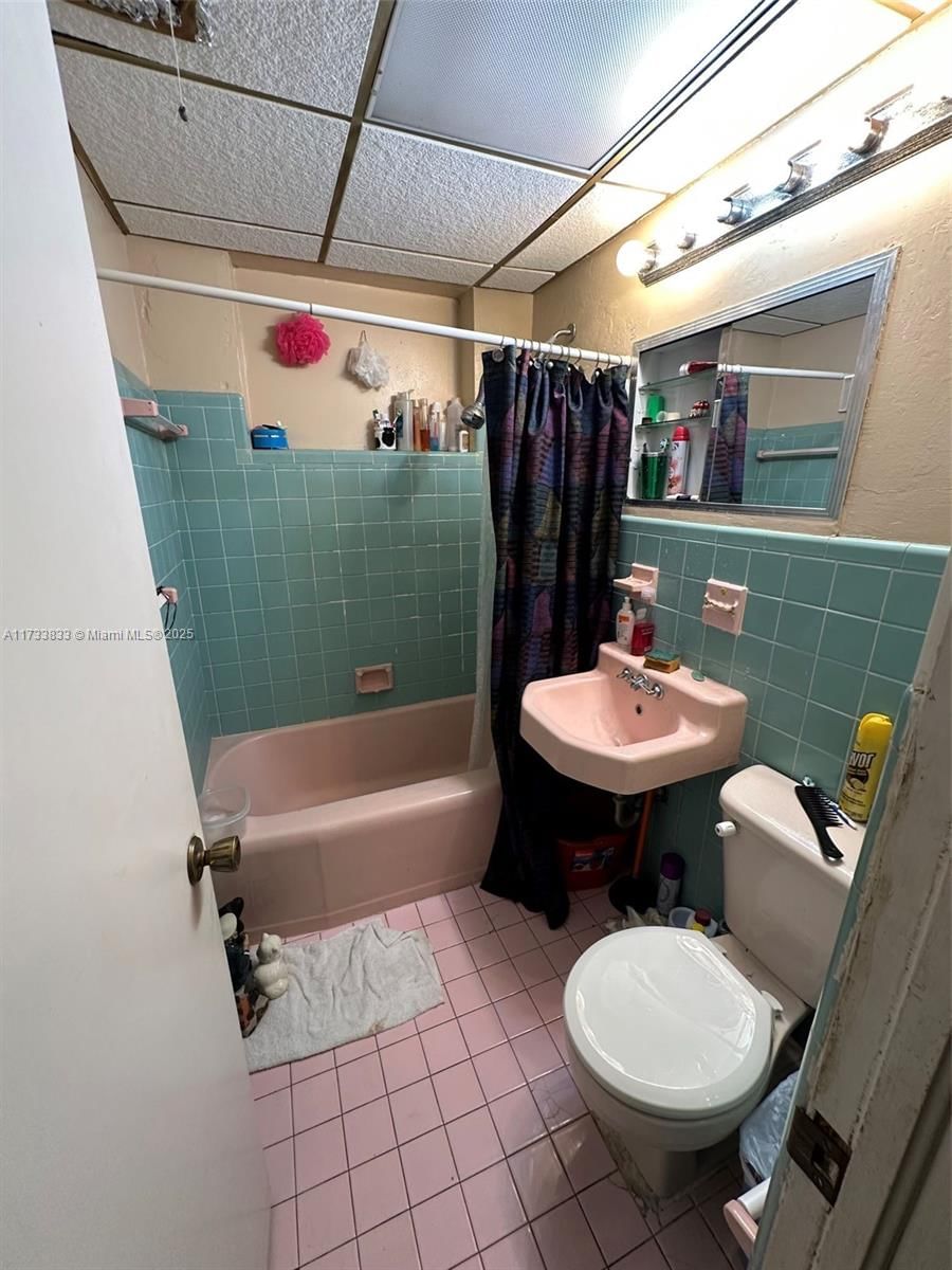 Real estate property located at 4990 Palm Ct, Miami-dade, Bradley Manor 3rd Addn, Hialeah, FL