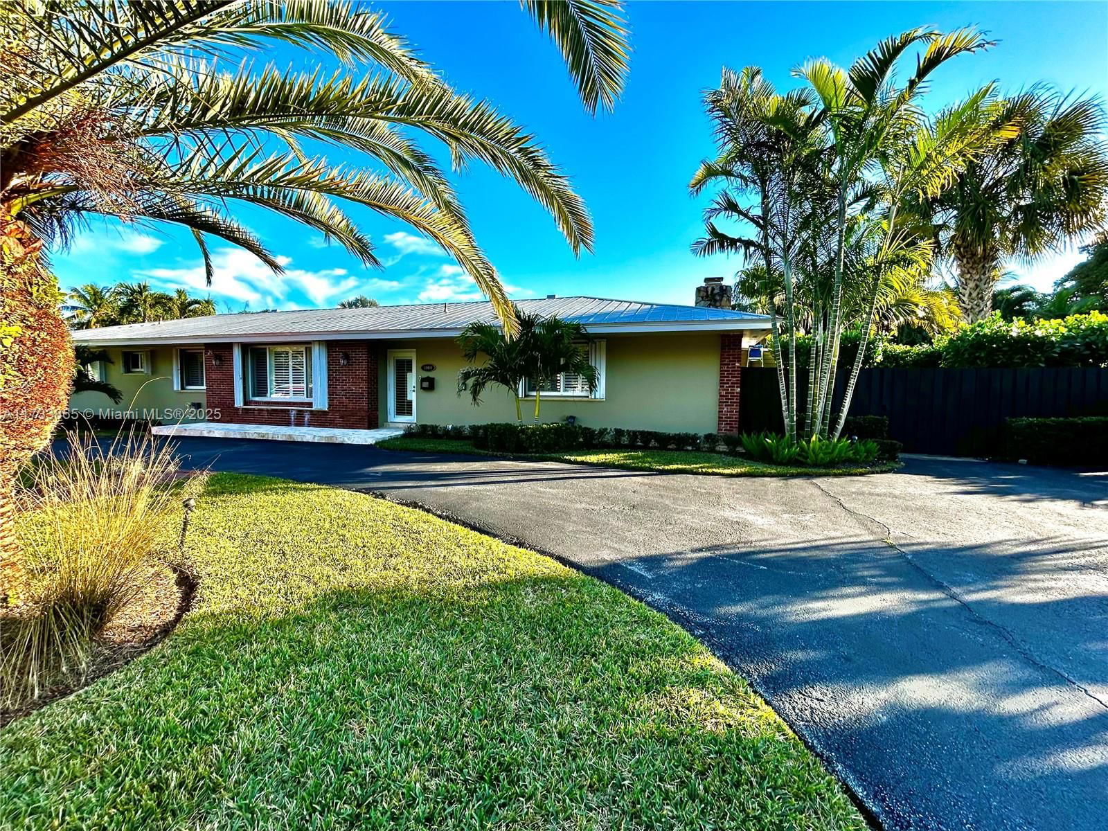 Real estate property located at 8960 172nd Ter, Miami-Dade, PINEWOOD ESTATES, Palmetto Bay, FL