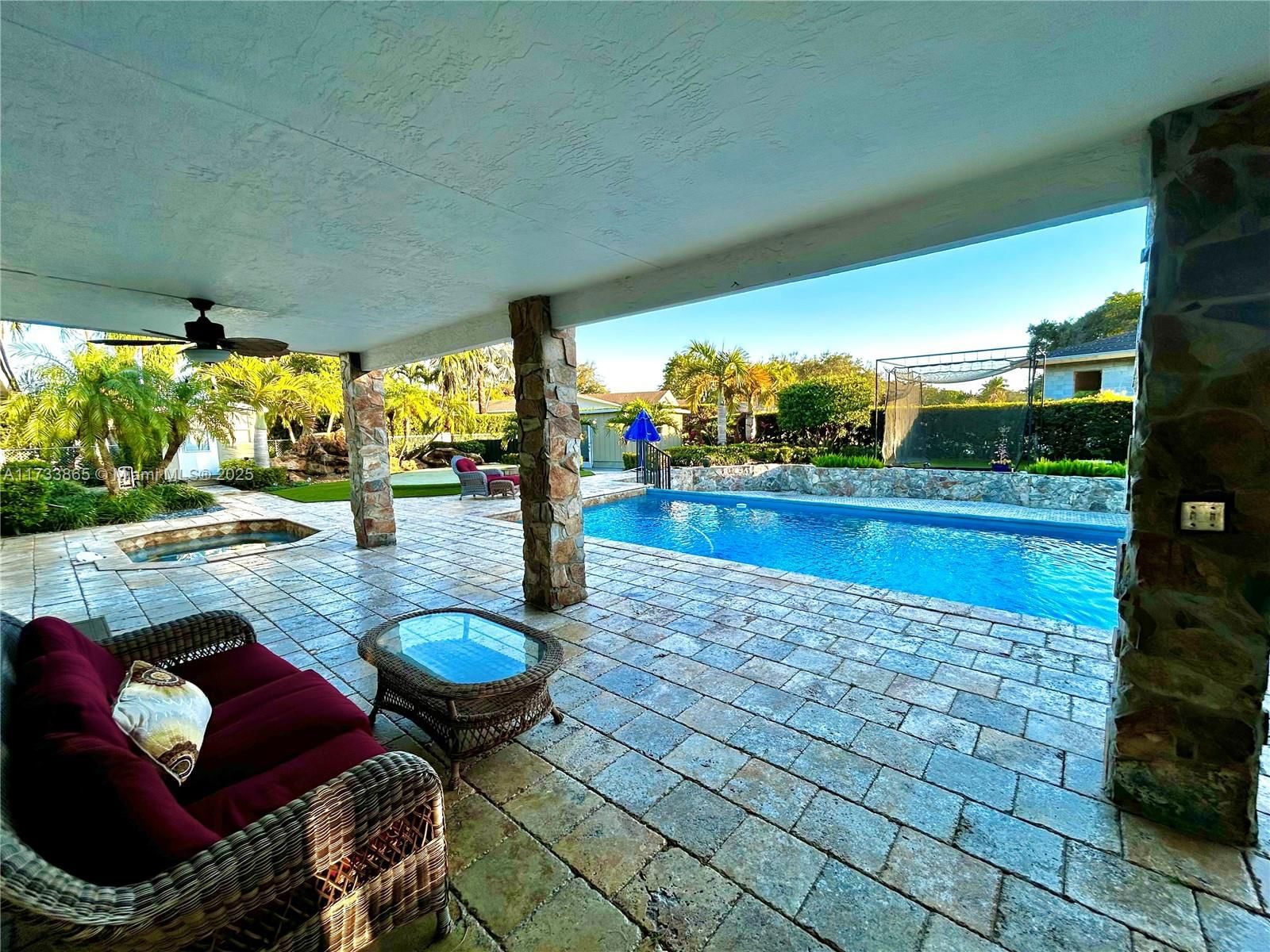 Real estate property located at 8960 172nd Ter, Miami-dade, Pinewood Estates, Palmetto Bay, FL
