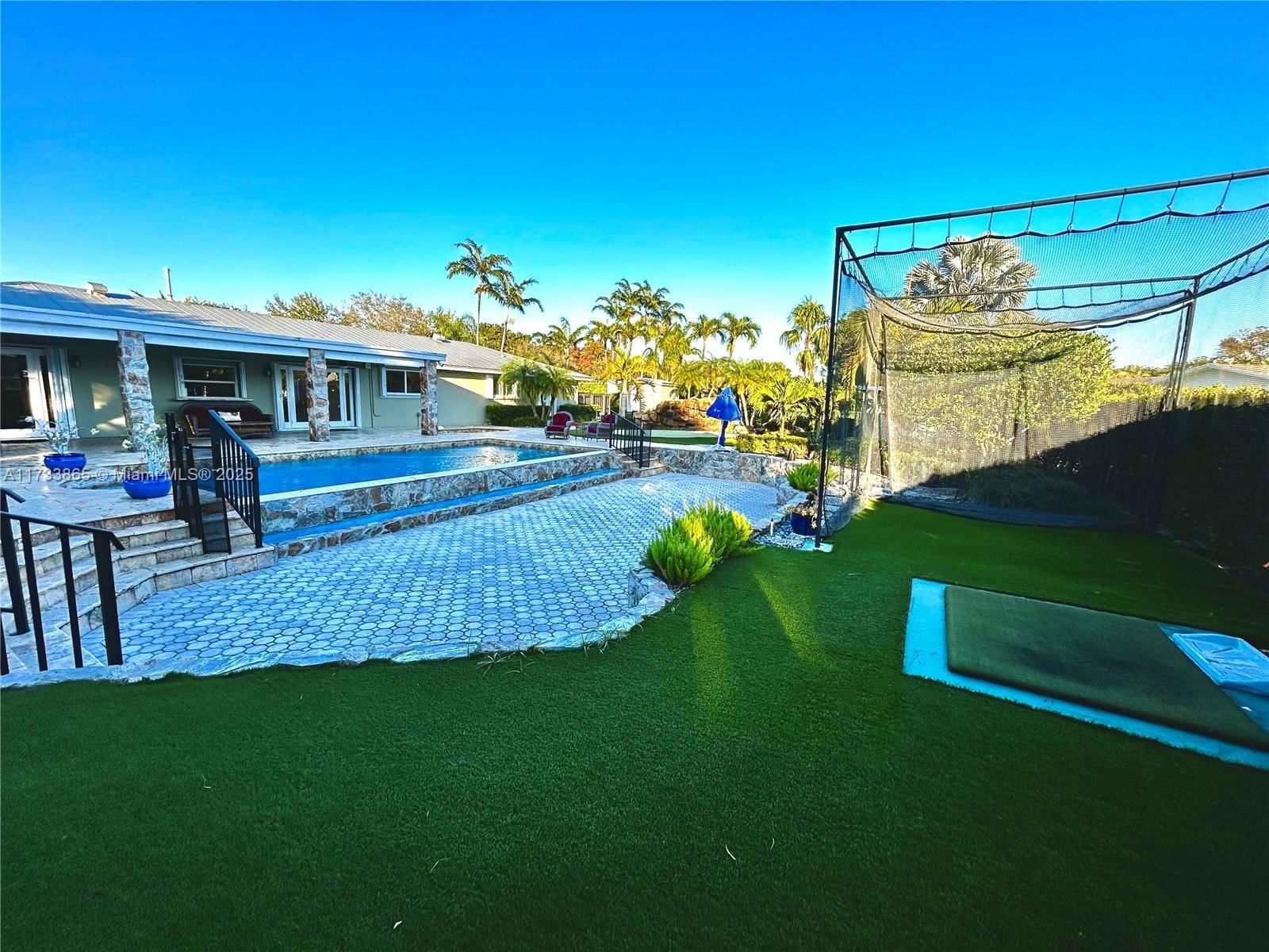 Real estate property located at 8960 172nd Ter, Miami-dade, Pinewood Estates, Palmetto Bay, FL