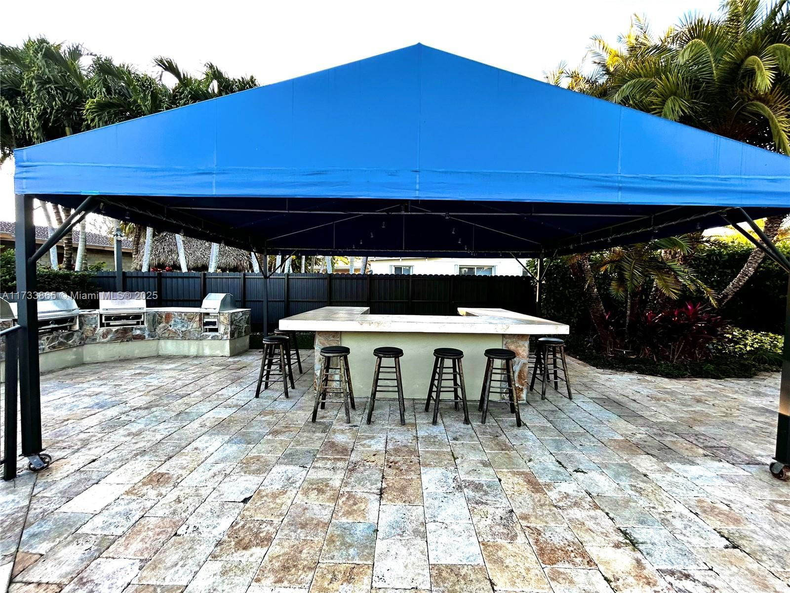 Real estate property located at 8960 172nd Ter, Miami-dade, Pinewood Estates, Palmetto Bay, FL