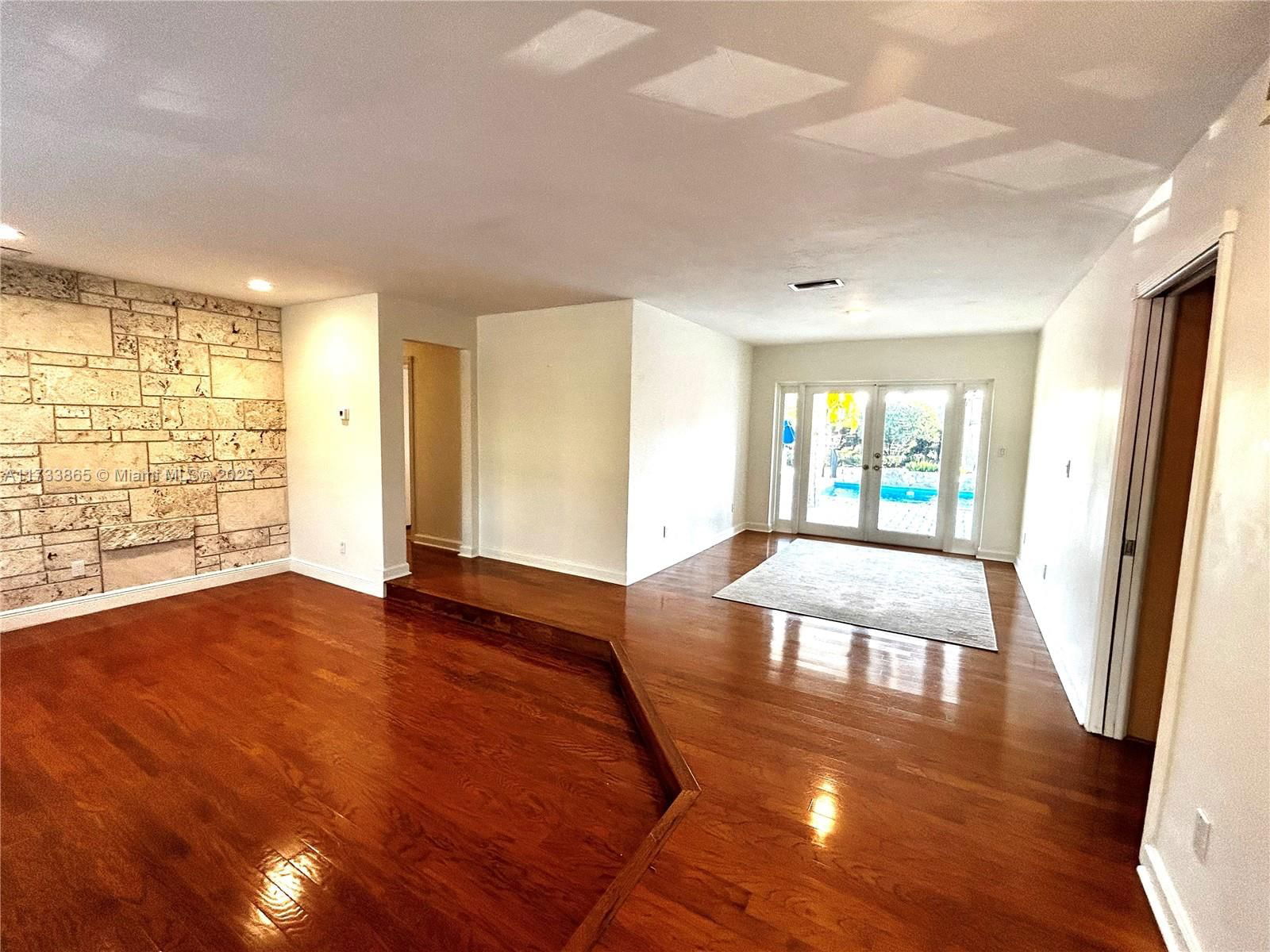 Real estate property located at 8960 172nd Ter, Miami-dade, Pinewood Estates, Palmetto Bay, FL