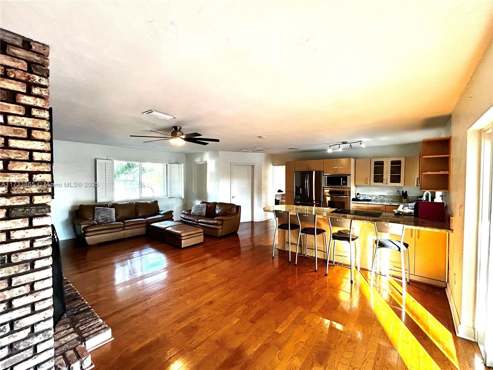Real estate property located at 8960 172nd Ter, Miami-dade, Pinewood Estates, Palmetto Bay, FL
