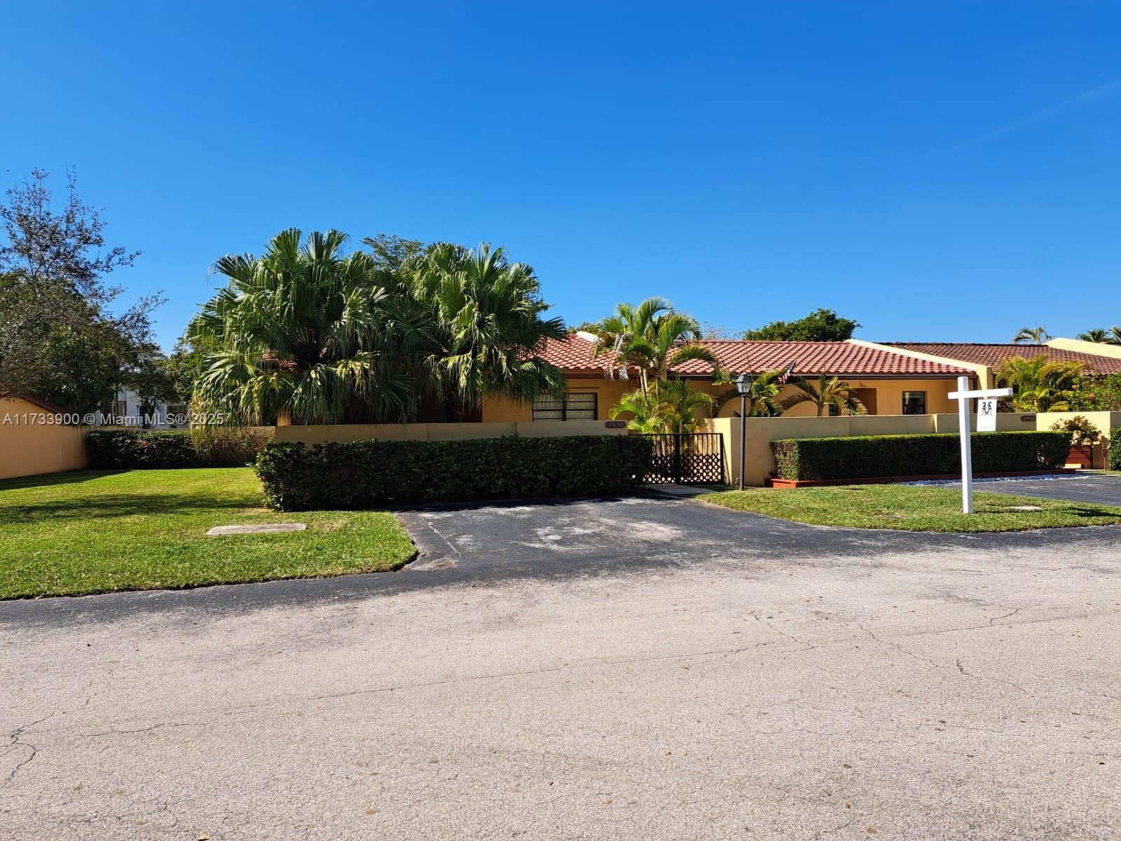 Real estate property located at 8450 148th Pl, Miami-Dade, KENDALE LAKES WEST TOWNHO, Miami, FL