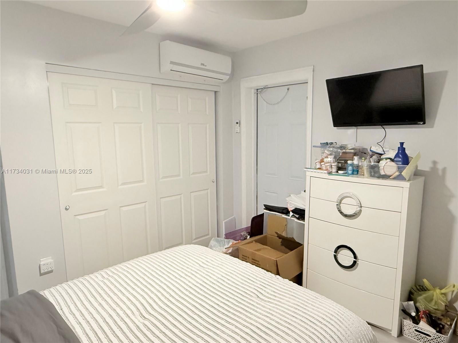 Real estate property located at 7618 168th Ter, Miami-dade, Turtle Run Estates, Hialeah, FL