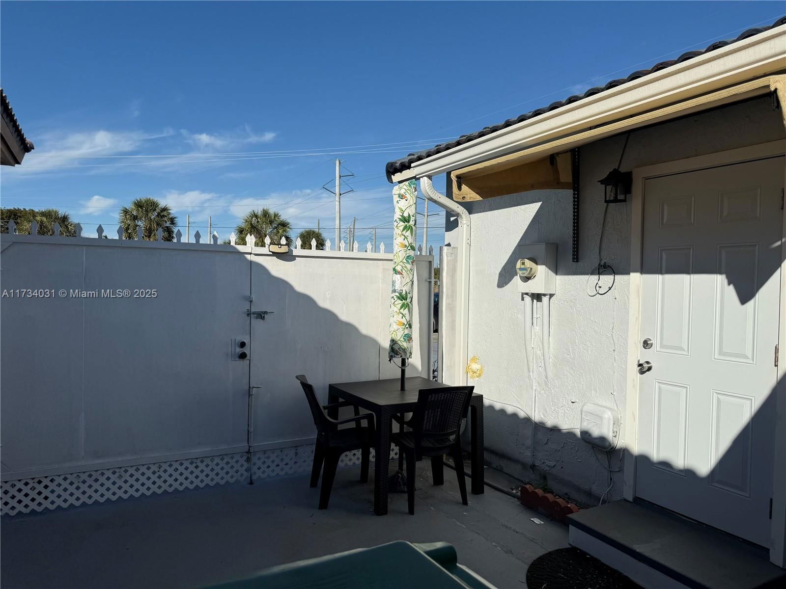 Real estate property located at 7618 168th Ter, Miami-dade, Turtle Run Estates, Hialeah, FL