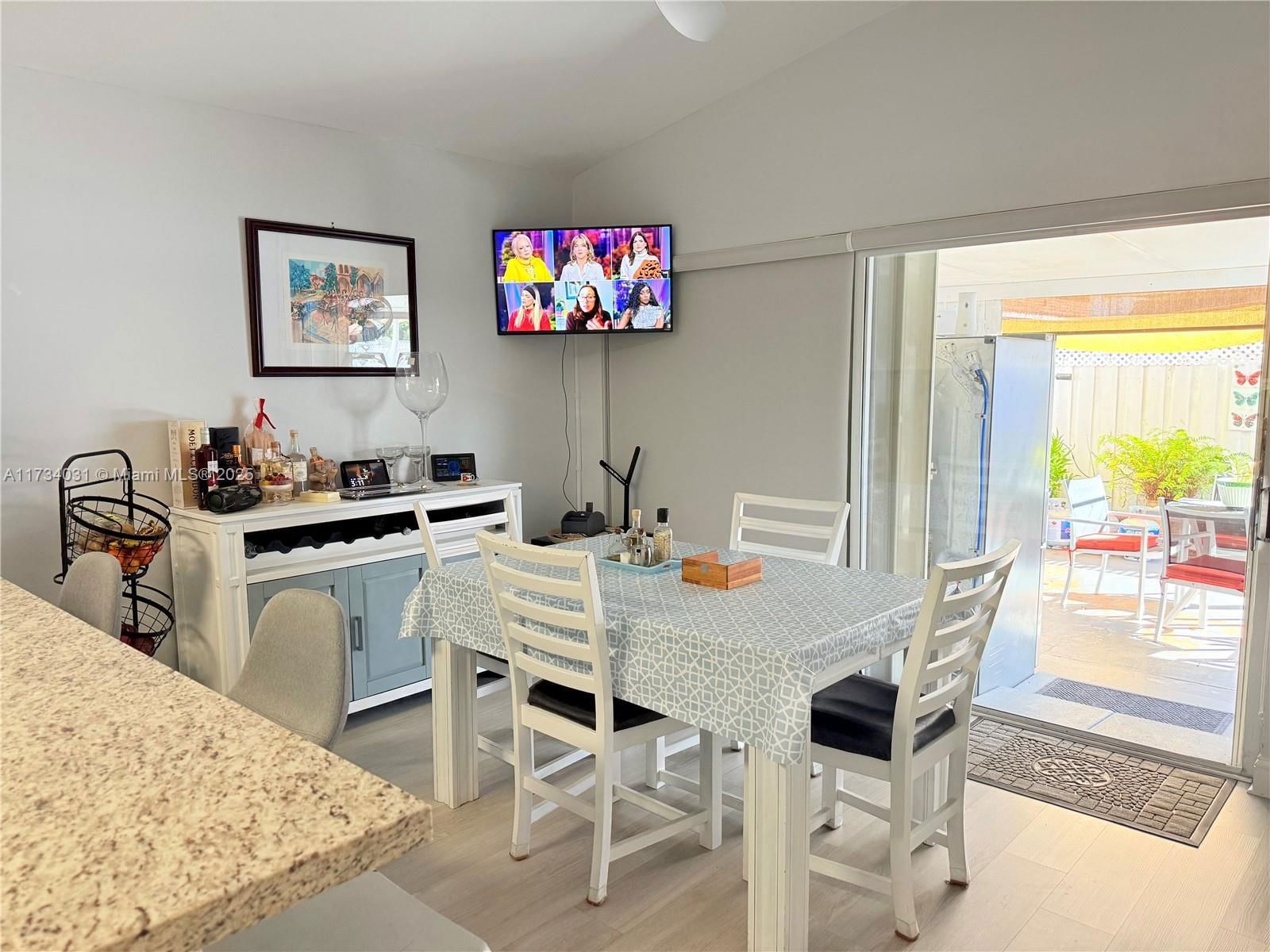 Real estate property located at 7618 168th Ter, Miami-dade, Turtle Run Estates, Hialeah, FL