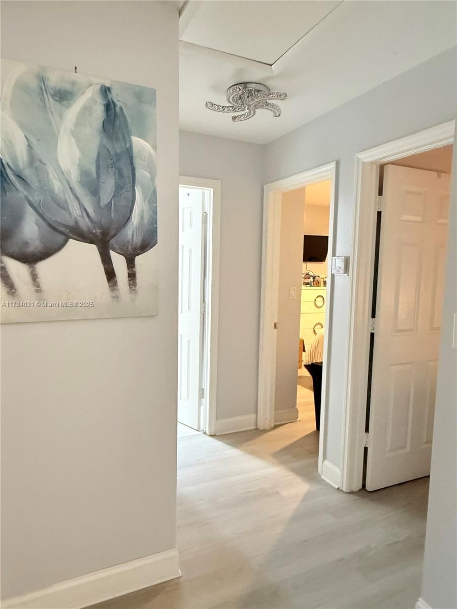 Real estate property located at 7618 168th Ter, Miami-dade, Turtle Run Estates, Hialeah, FL