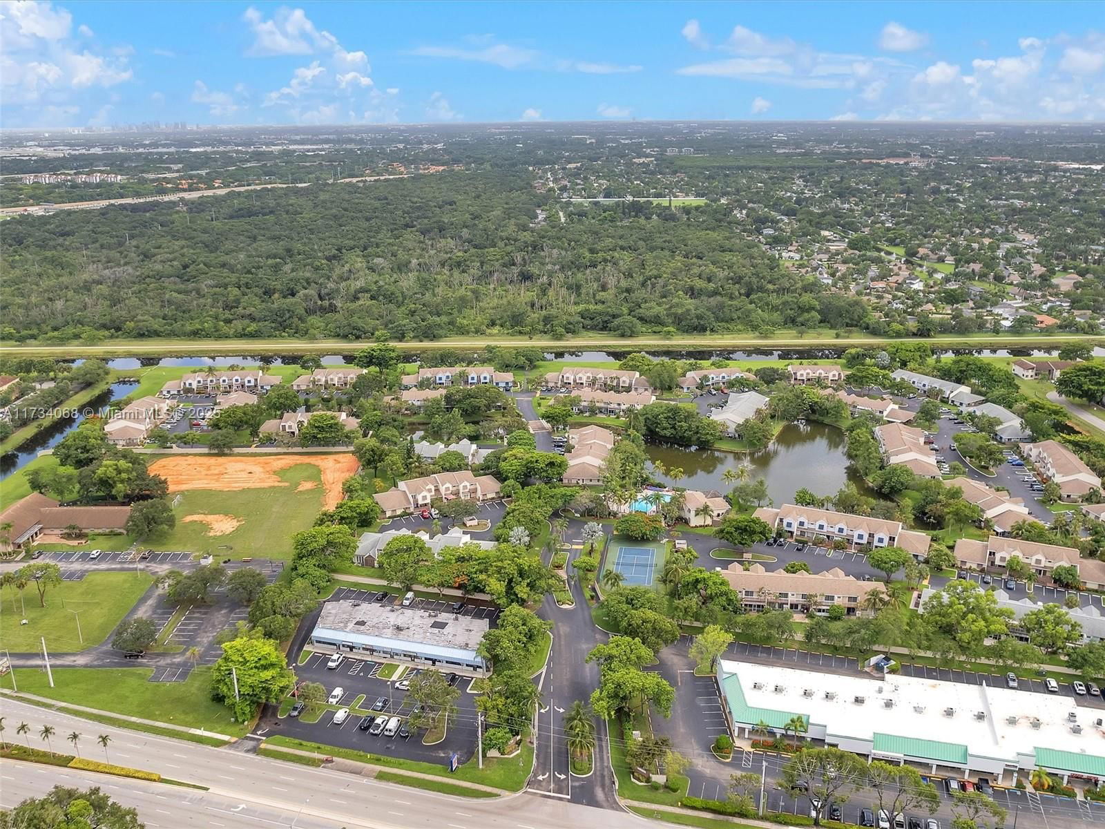 Real estate property located at 253 Hemingway Cir #253, Broward, Woodlake Shores, Margate, FL