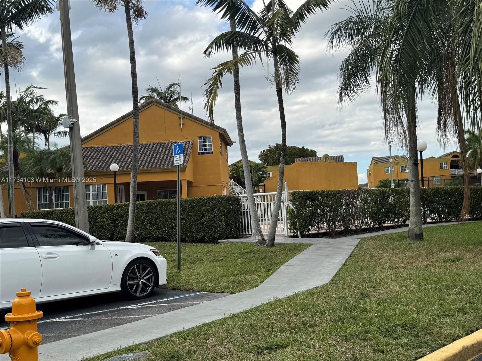 Real estate property located at 9715 Fontainebleau Blvd E309, Miami-dade, Soleil At Fontainebleau C, Miami, FL
