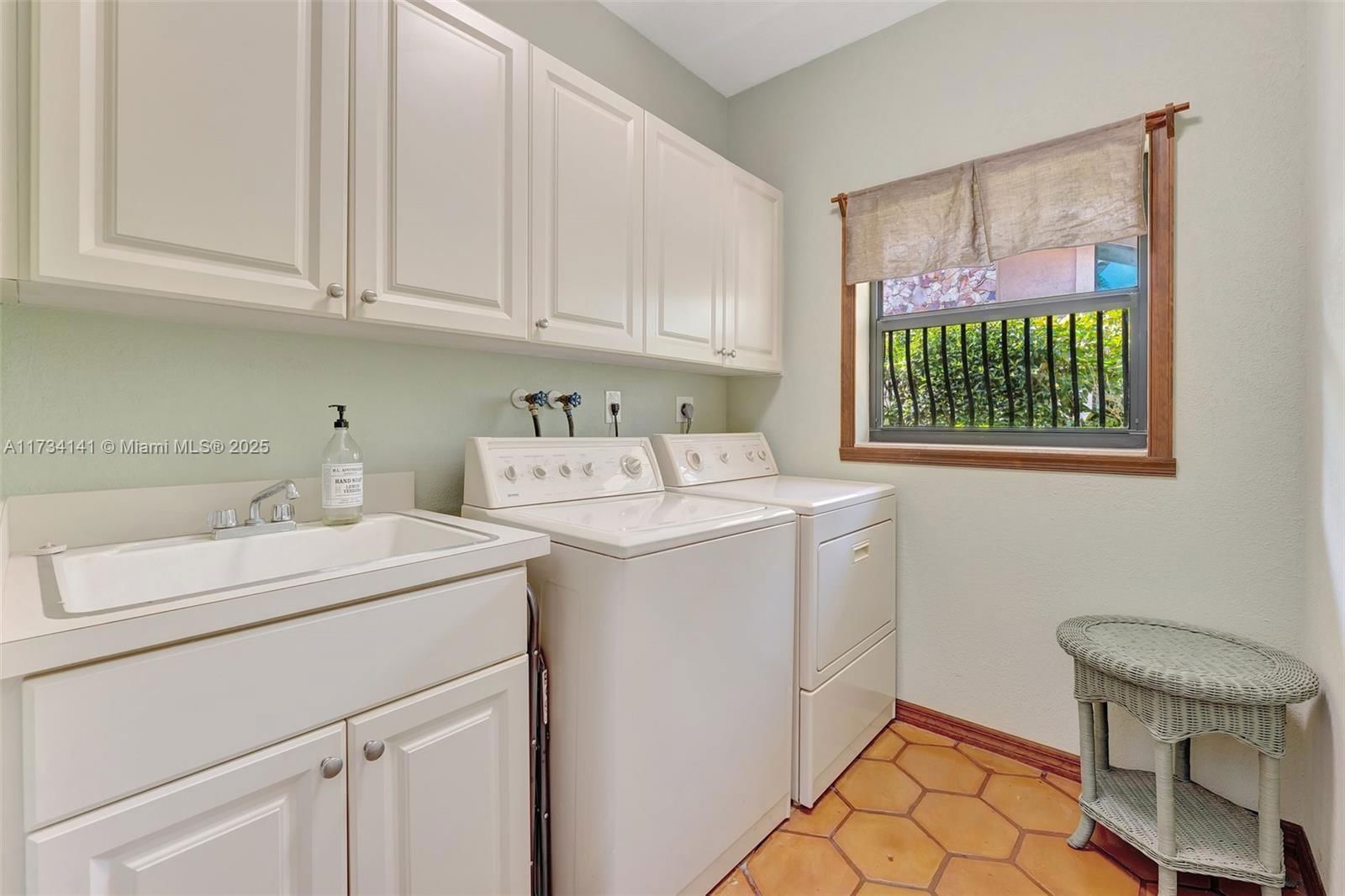 Real estate property located at 1718 Vestal Dr, Broward, Maplewood, Coral Springs, FL