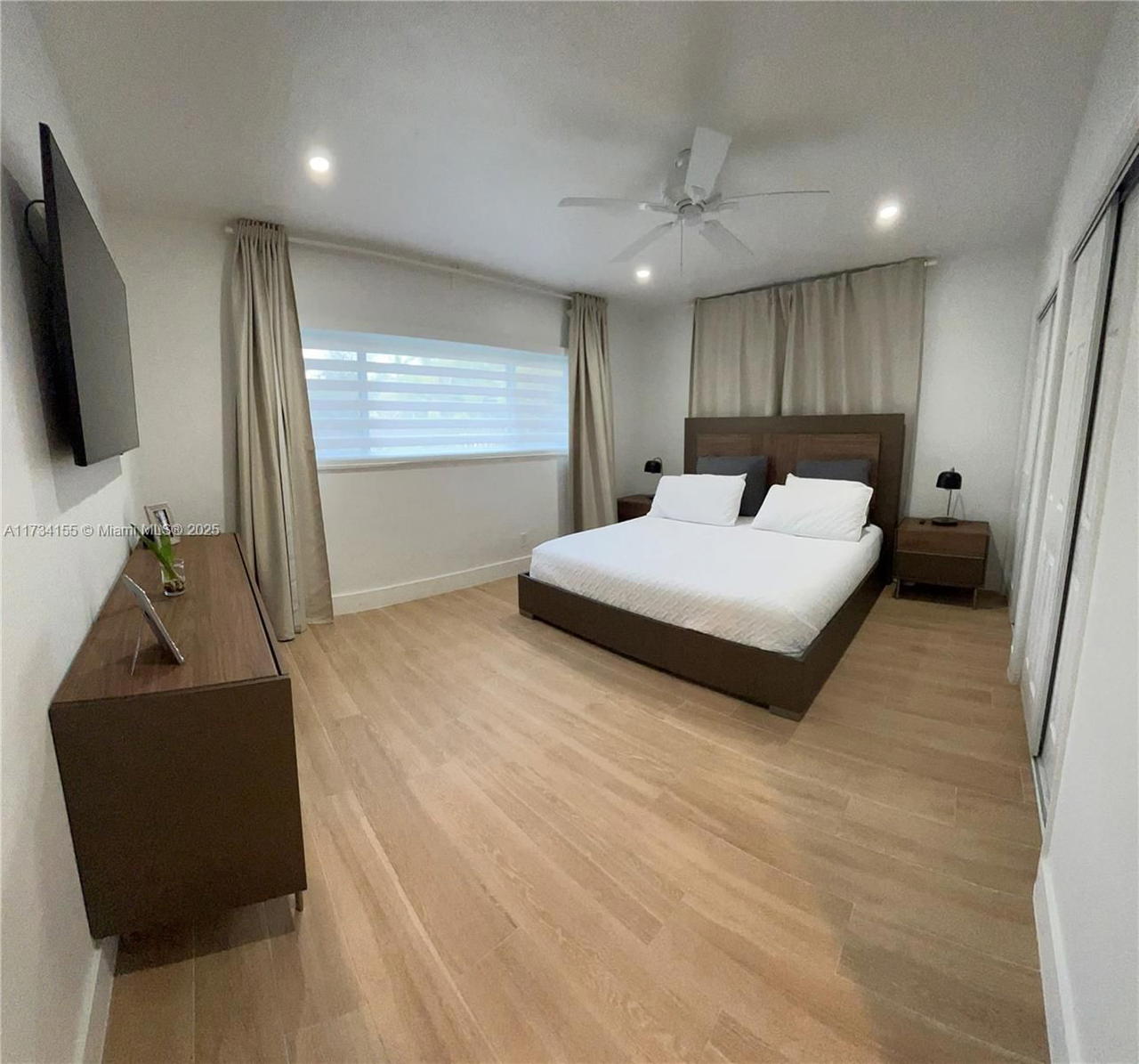 Real estate property located at 1031 Northlake Dr, Broward, Hollywood Lakes Section, Hollywood, FL