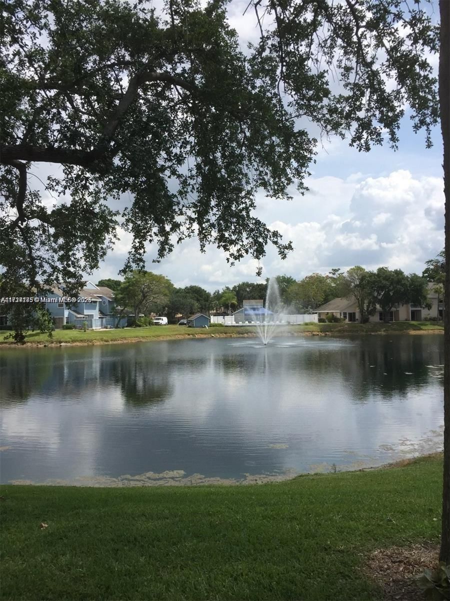 Real estate property located at 2113 Champions Way #2113, Broward, Rock Island Land Corp, North Lauderdale, FL
