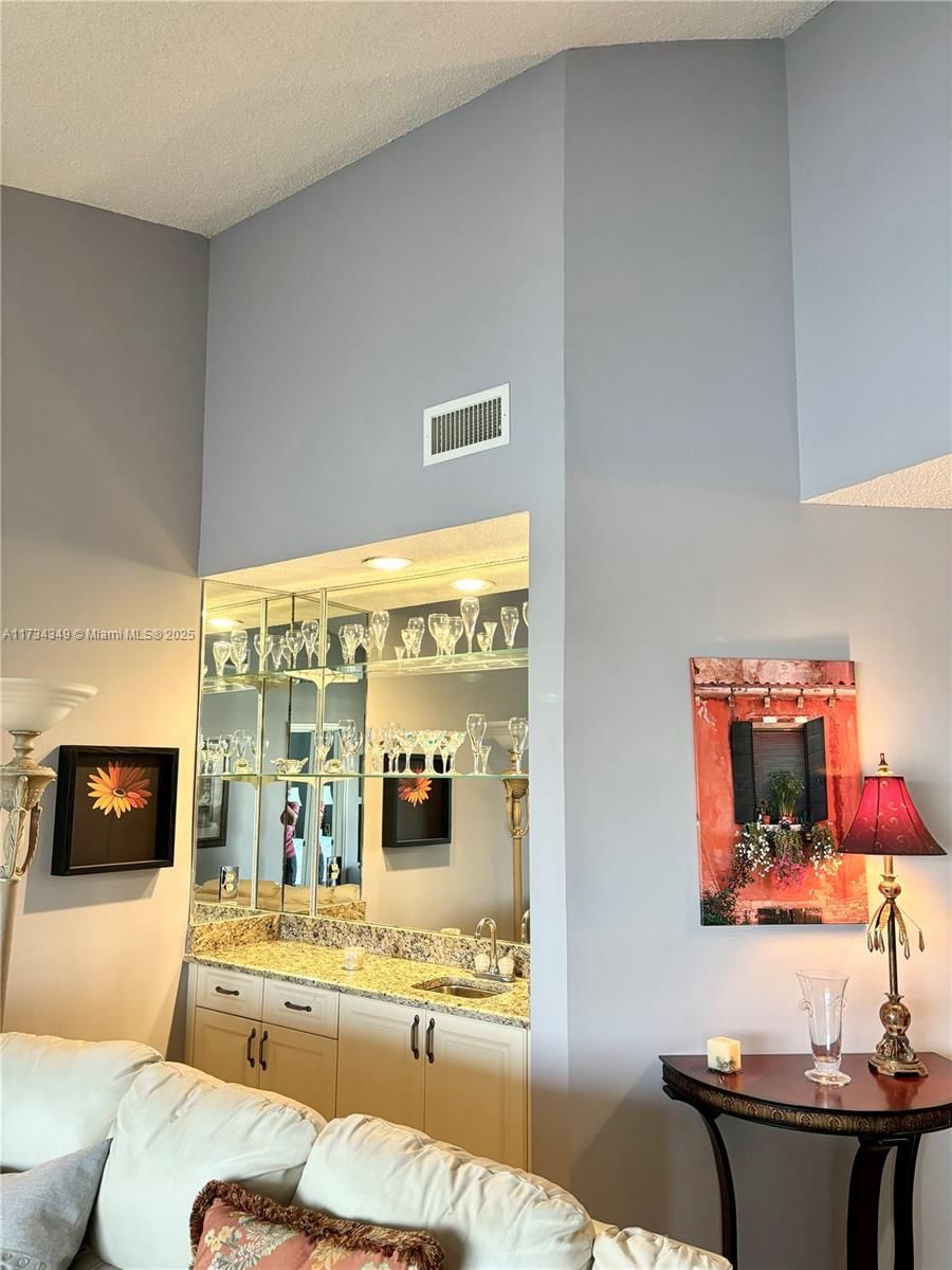 Real estate property located at 6041 Landing Way #14, Martin, Hansons Landing Condo, Stuart, FL