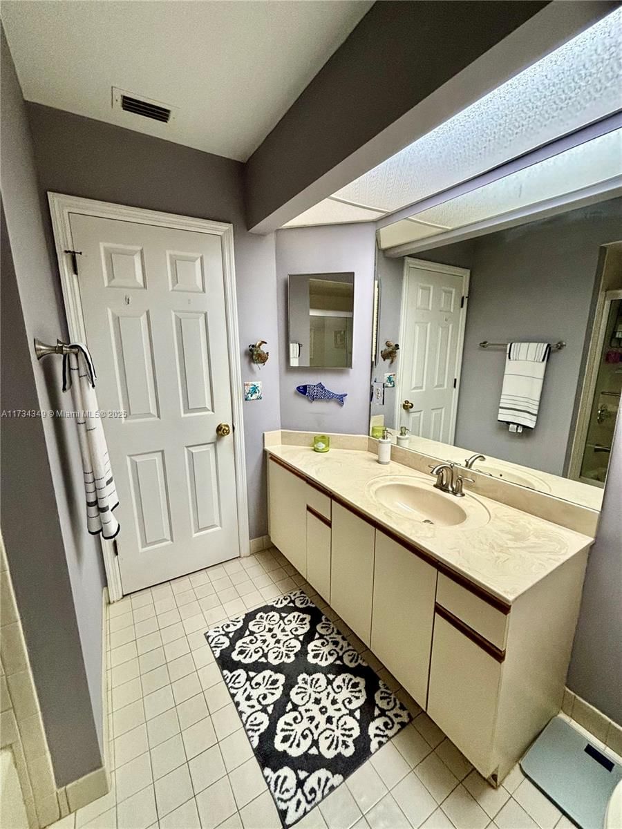 Real estate property located at 6041 Landing Way #14, Martin, Hansons Landing Condo, Stuart, FL