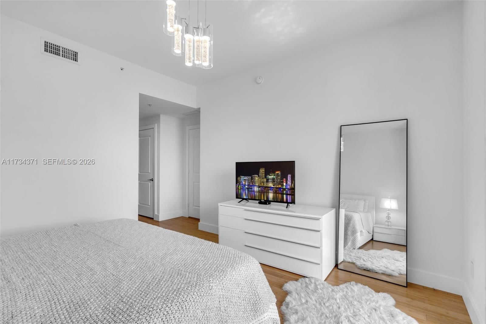 Real estate property located at 315 3rd Ave #1804, Broward, Strada 315 Condo, Fort Lauderdale, FL
