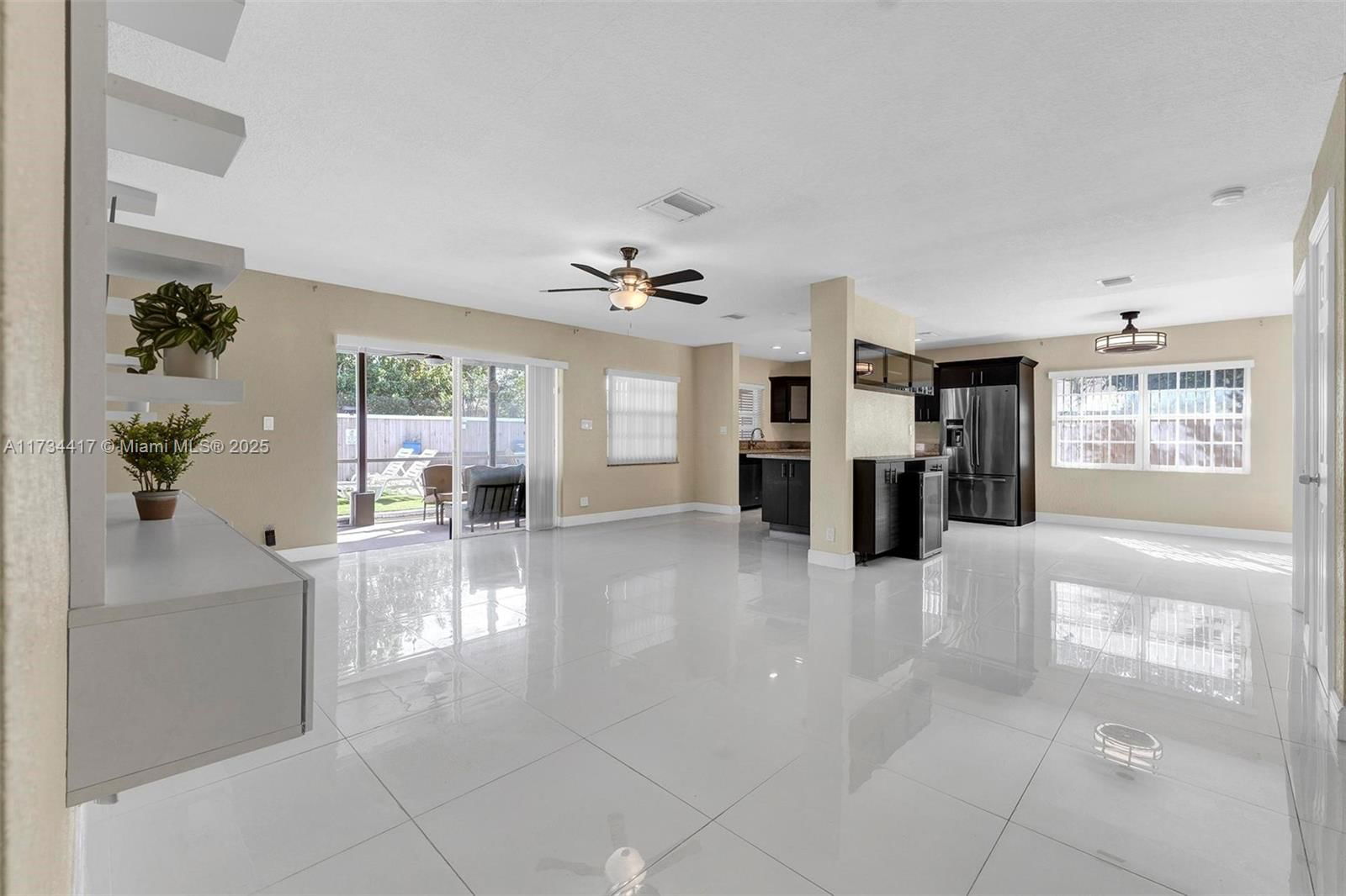 Real estate property located at 8240 68th Ave, Broward, SUNFLOWER, Tamarac, FL