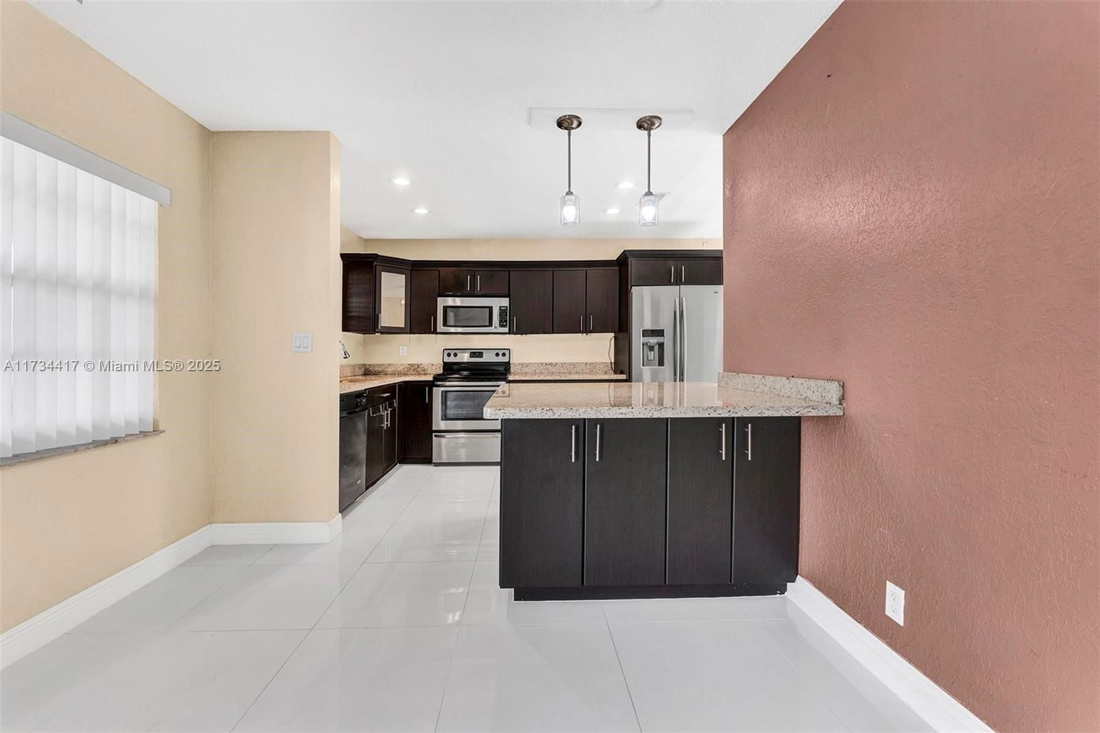 Real estate property located at 8240 68th Ave, Broward, Sunflower, Tamarac, FL