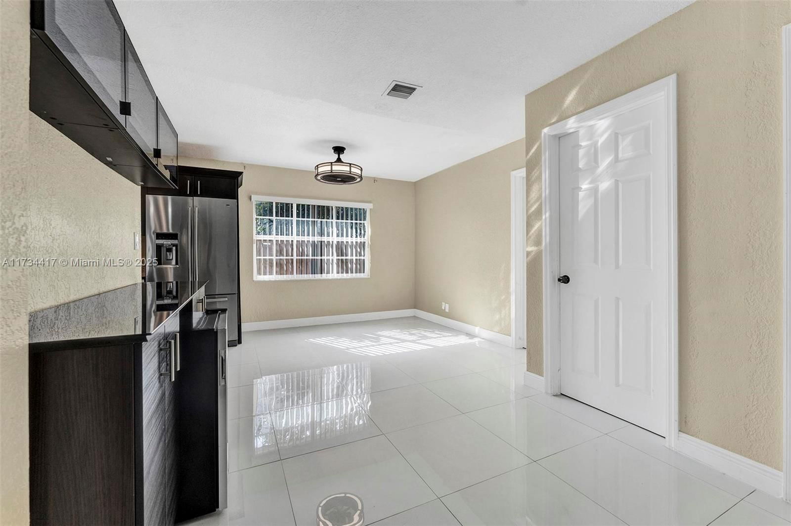 Real estate property located at 8240 68th Ave, Broward, Sunflower, Tamarac, FL