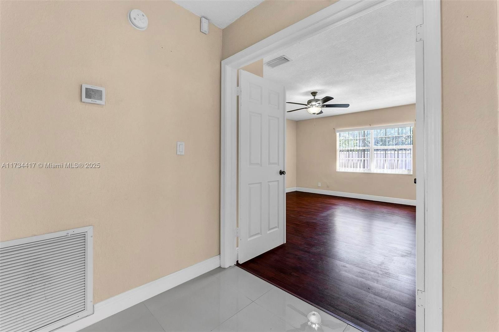 Real estate property located at 8240 68th Ave, Broward, Sunflower, Tamarac, FL